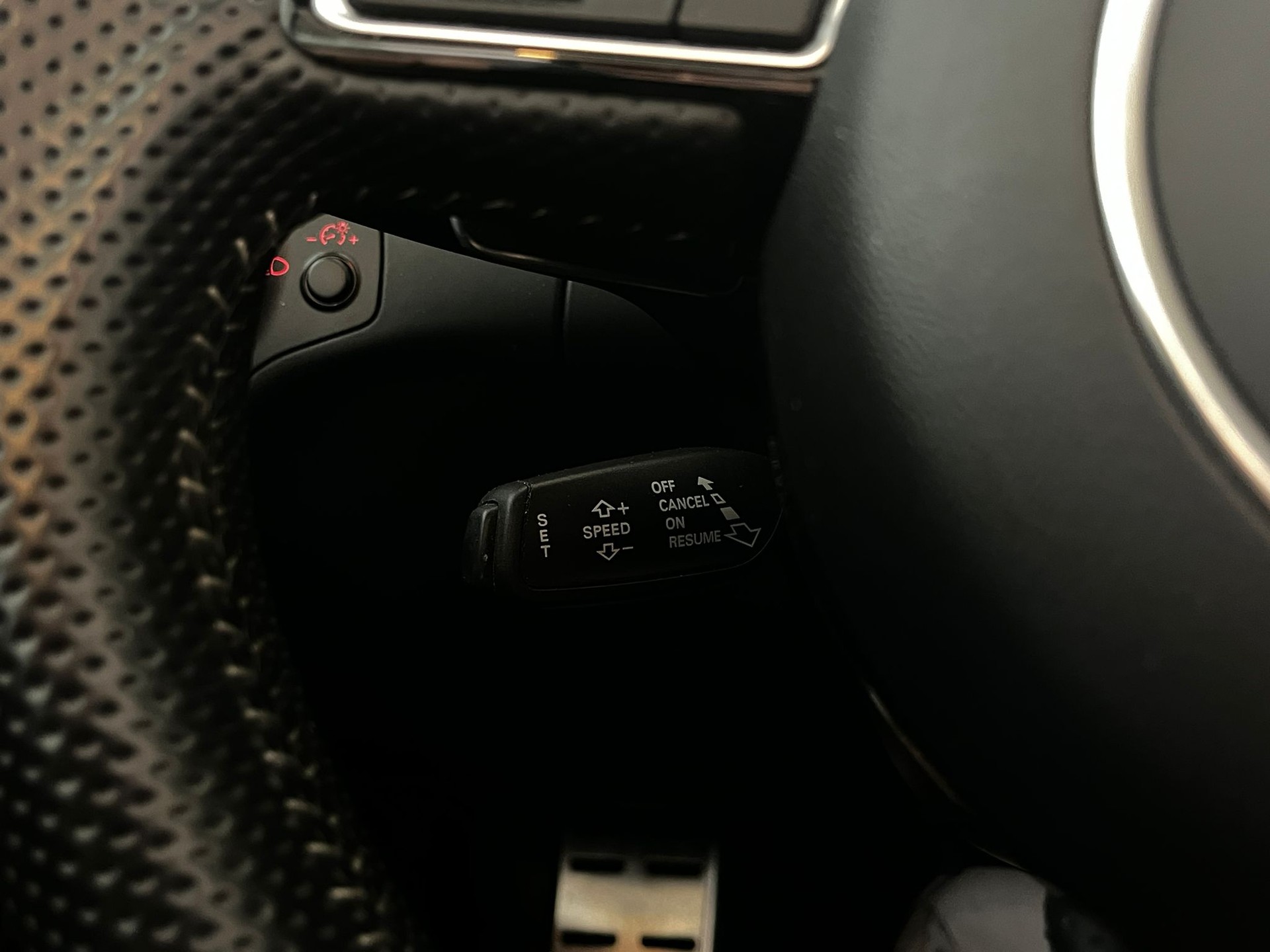 AUDI RS5 Cabrio 4.2 FSI quattro S-tronic-image-28
