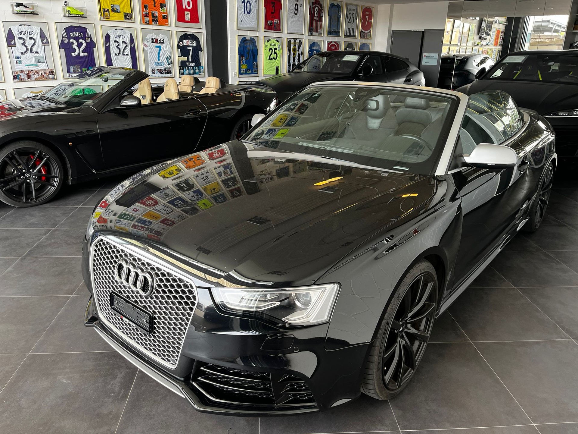 AUDI RS5 Cabrio 4.2 FSI quattro S-tronic-showroom-element-3