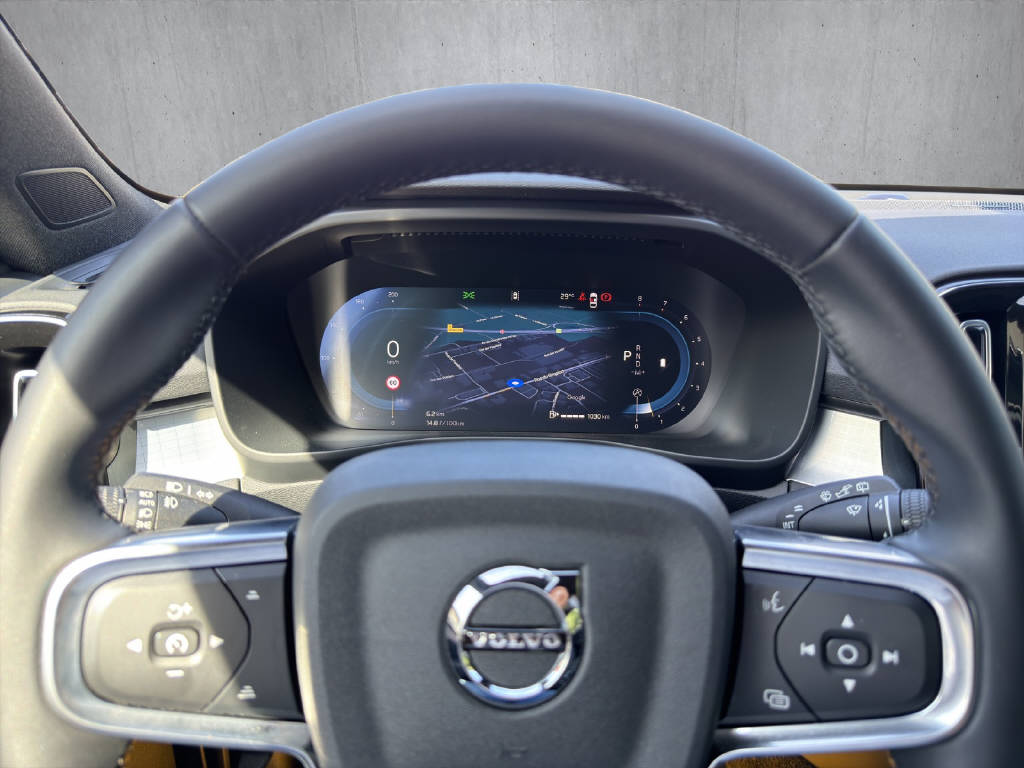 VOLVO XC40 2.0 B4 MH Plus Dark-image-10