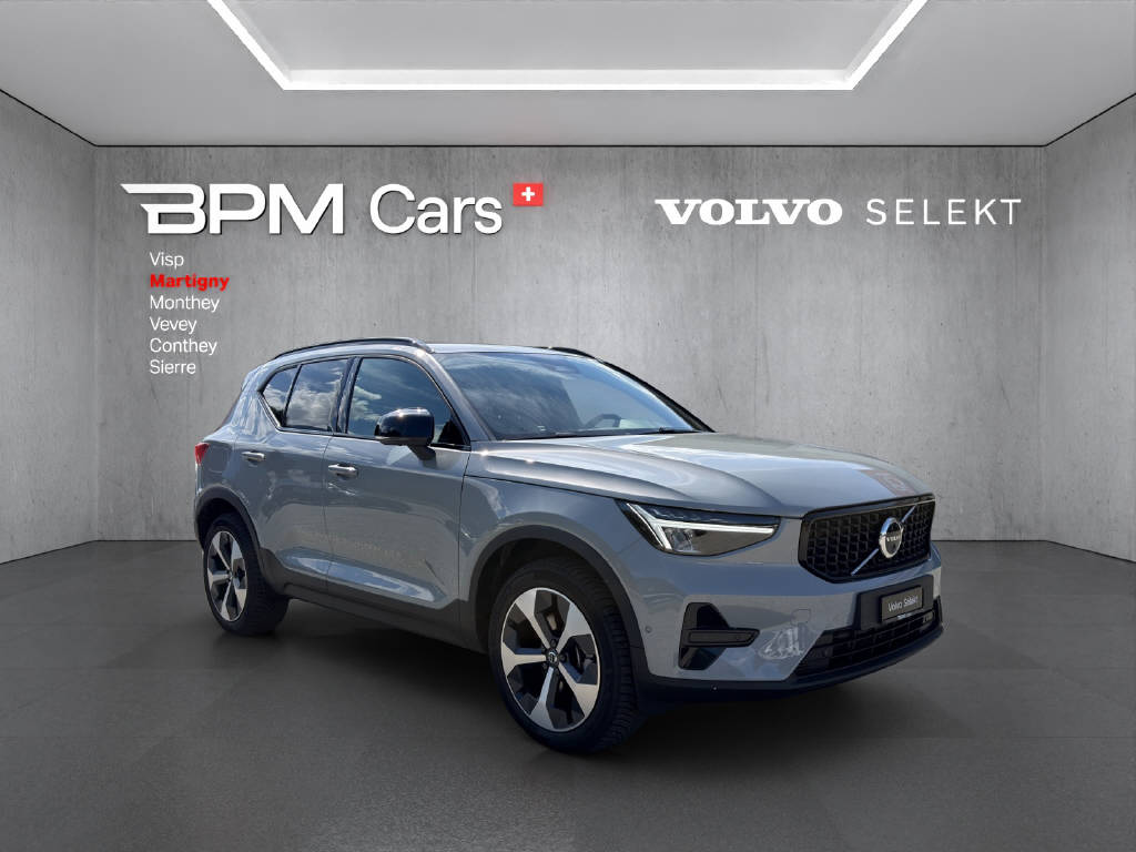 VOLVO XC40 2.0 B4 MH Plus Dark-image-4