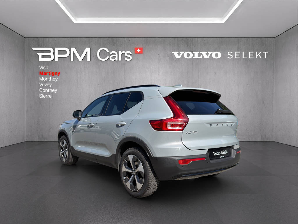 VOLVO XC40 2.0 B4 MH Plus Dark-showroom-element-1