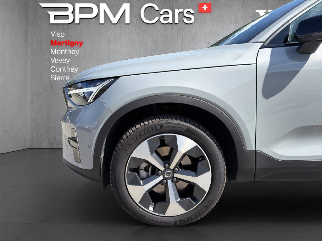 VOLVO XC40 2.0 B4 MH Plus Dark-image-6