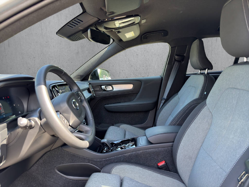 VOLVO XC40 2.0 B4 MH Plus Dark-image-8