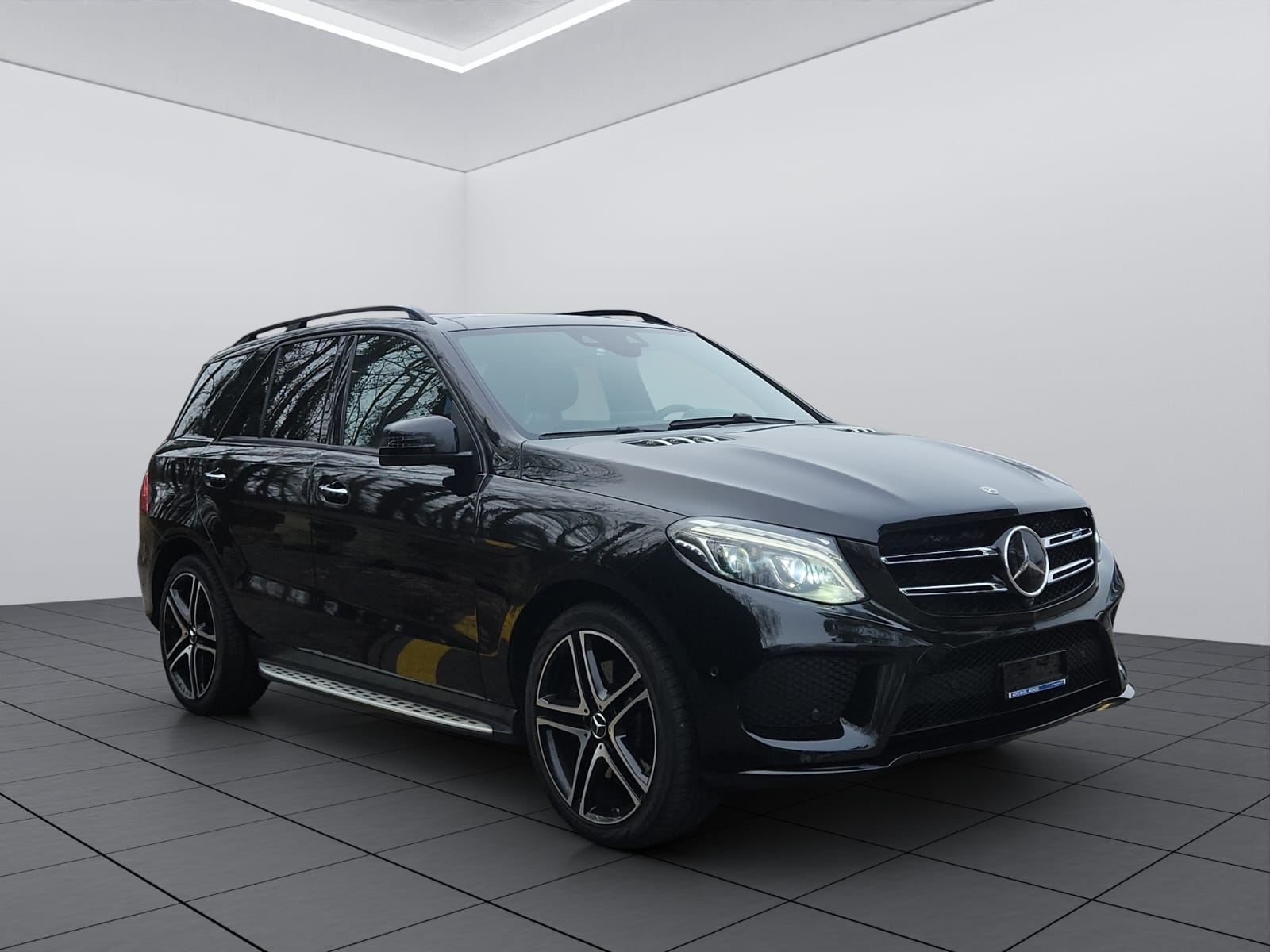 MERCEDES-BENZ GLE 43 AMG Executive 4Matic 9G-Tronic-showroom-element-2
