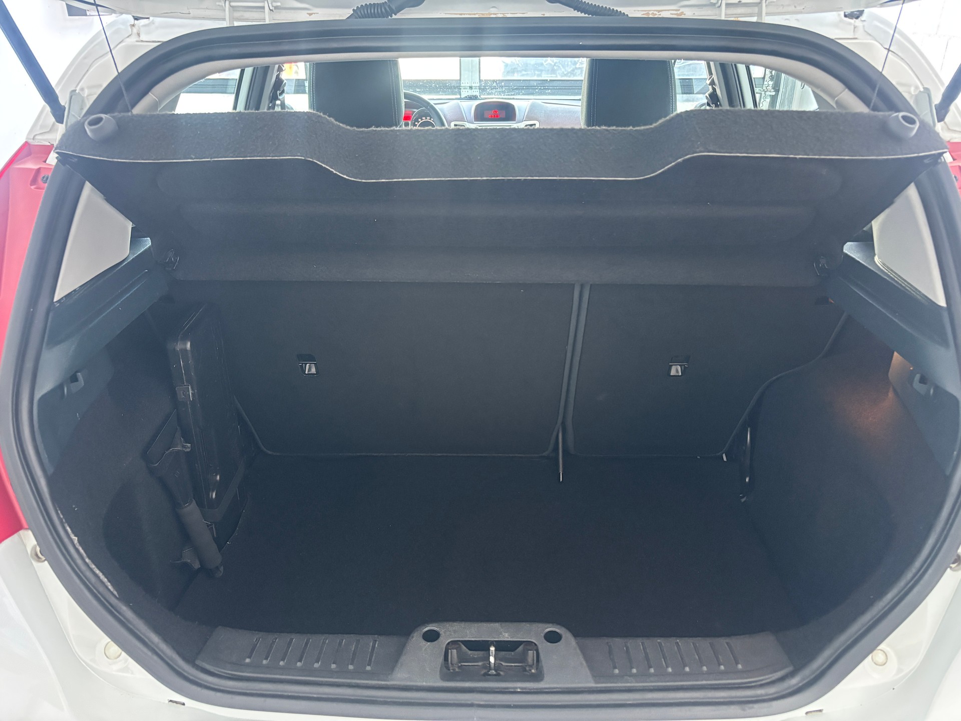 FORD Fiesta 1.4 16V Trend Automatic-image-10