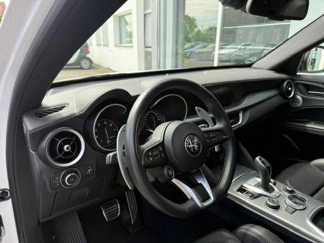 ALFA ROMEO Stelvio 2.0 Veloce 280PS Premium Sky Q4 MY22-image-9