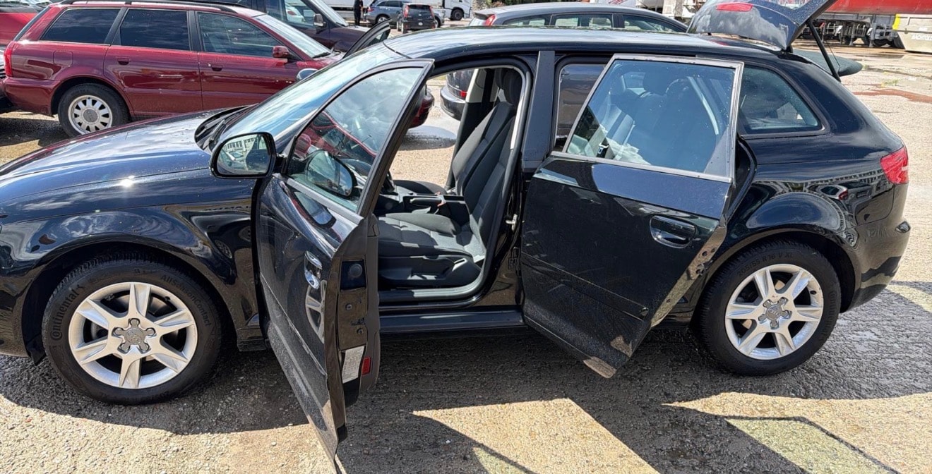 AUDI A3 Sportback 1.4 TFSI Ambition-image-3