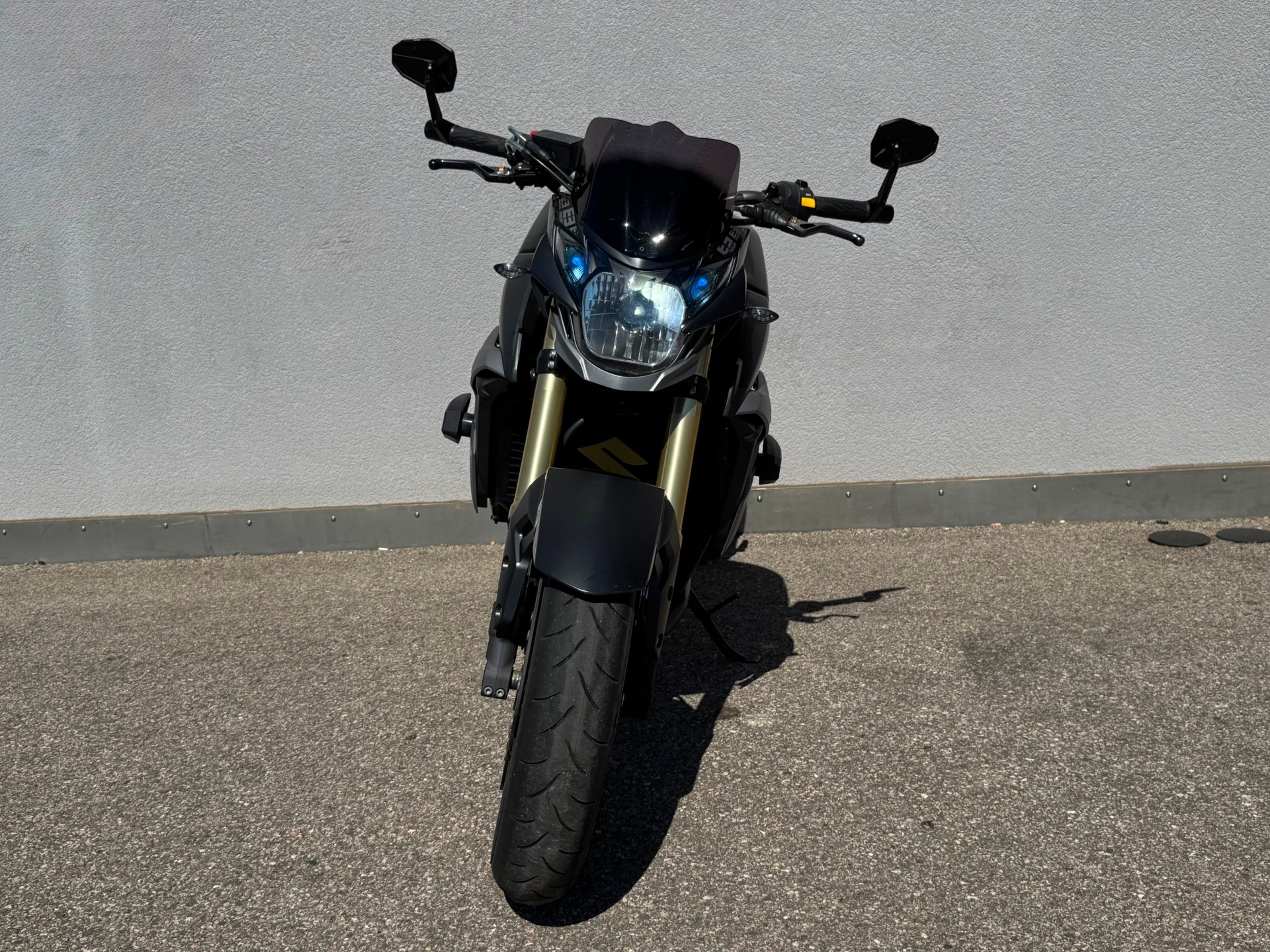 SUZUKI GSR 750 ABS Freegun-showroom-element-3