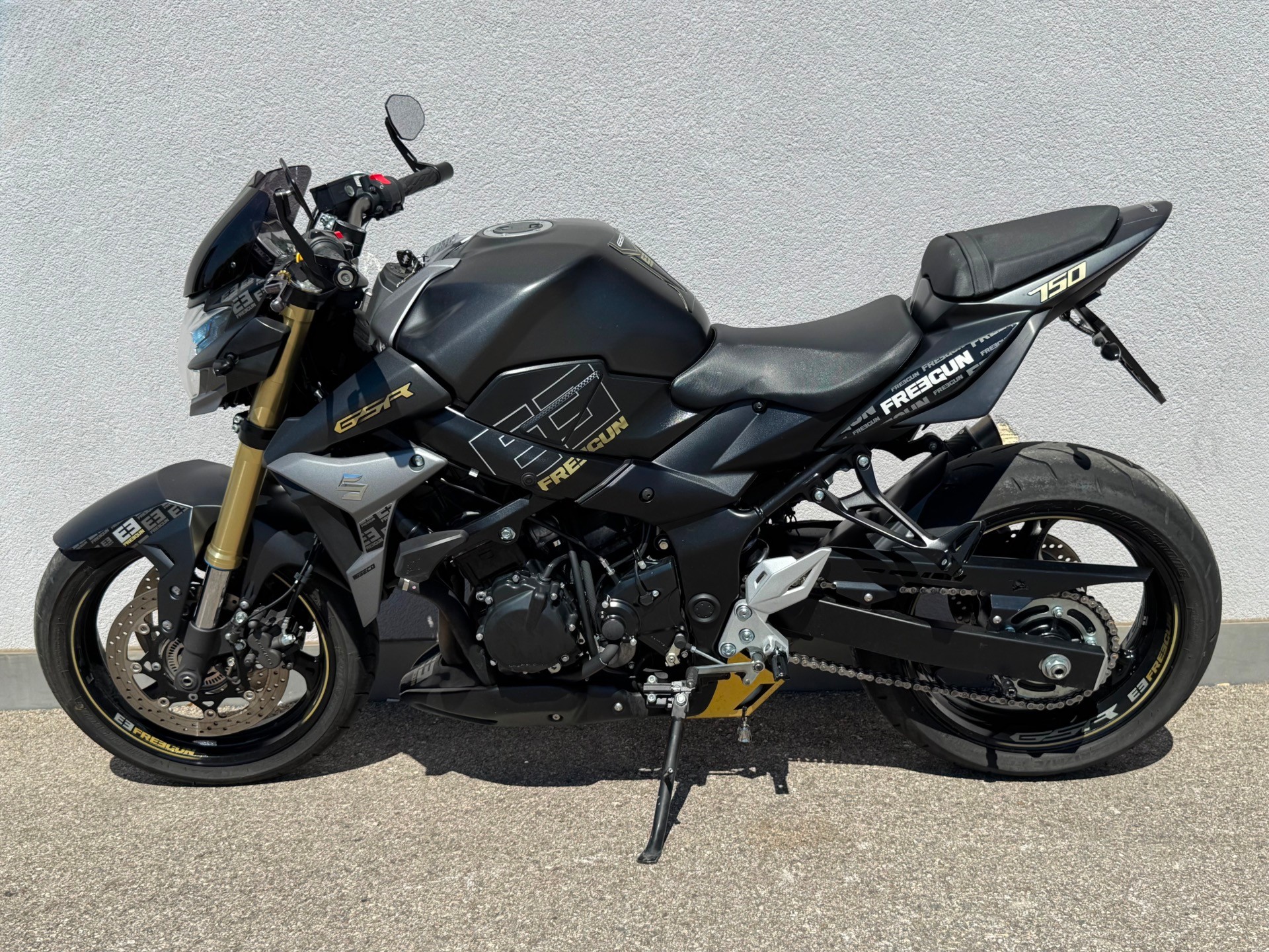 SUZUKI GSR 750 ABS Freegun-image-6