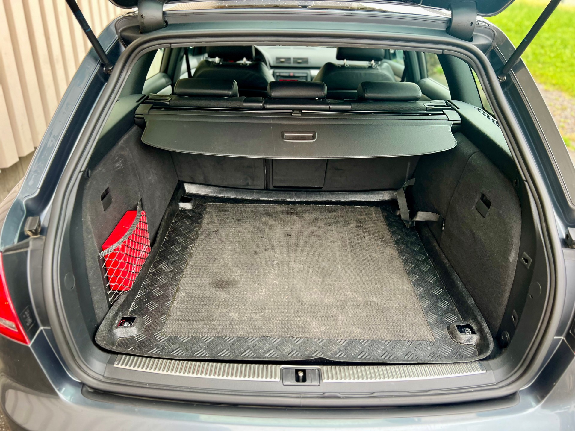 AUDI A4 Avant 2.0 TDI quattro by Nutzfahrzeugcenter Seetal-image-10