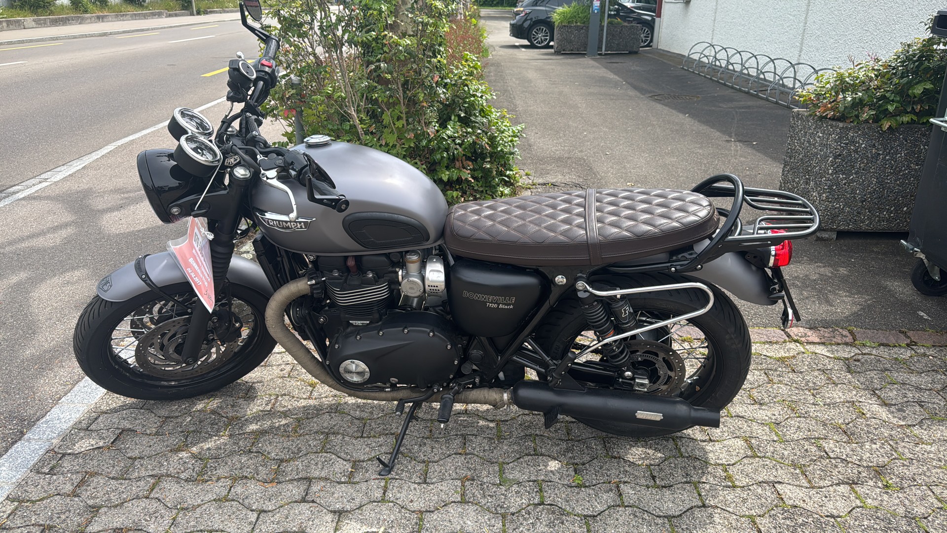 TRIUMPH Bonneville T120 Black-image-1