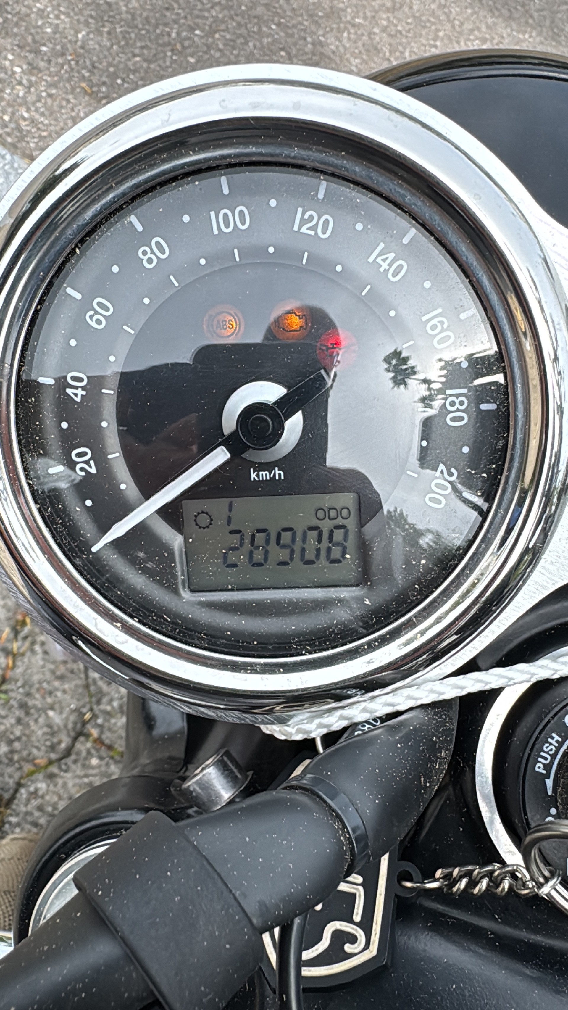 TRIUMPH Bonneville T120 Black-image-2