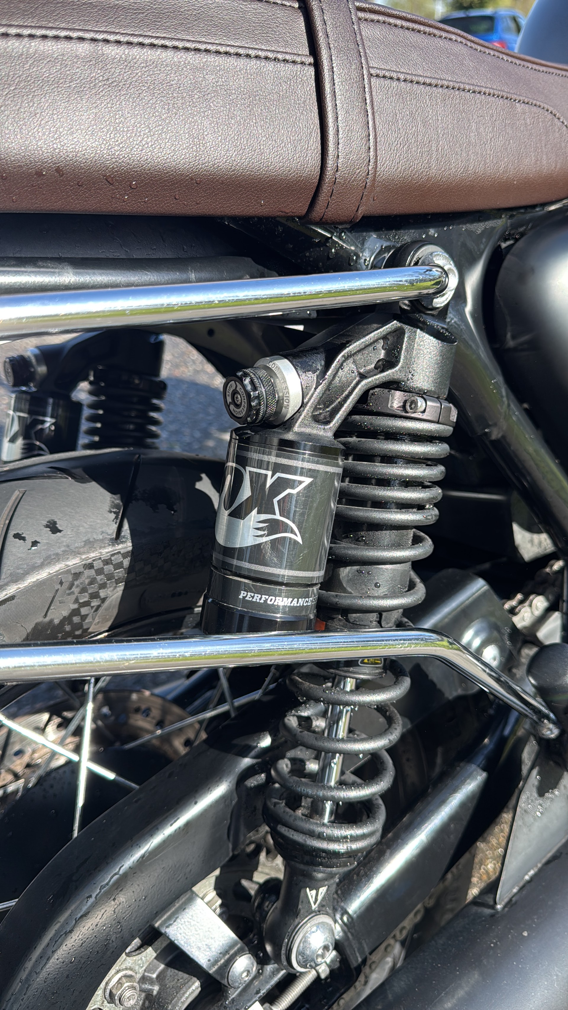 TRIUMPH Bonneville T120 Black-image-4