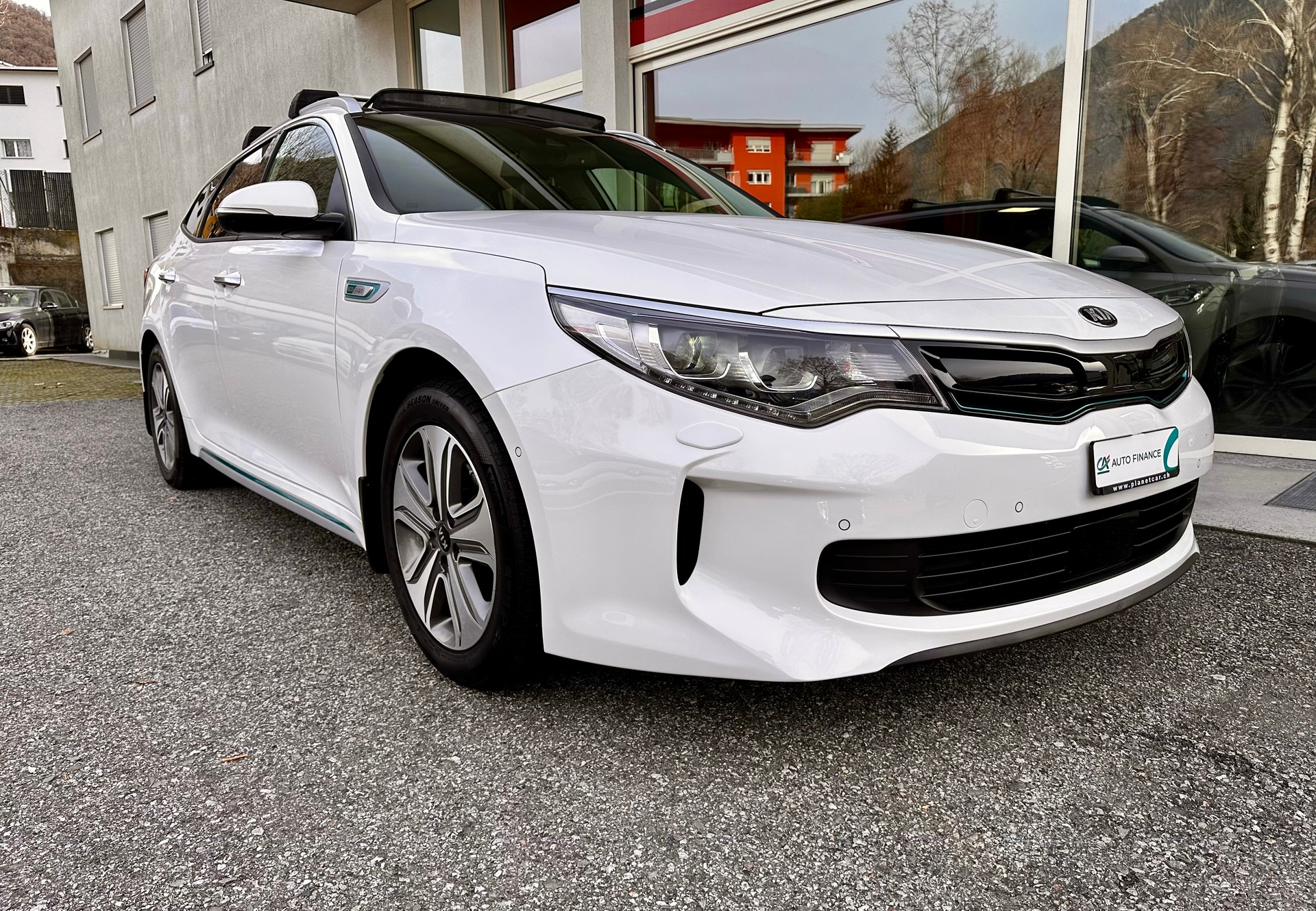 KIA Optima SW 2.0 T-GDI Plug-in Hybrid Automat-showroom-element-1