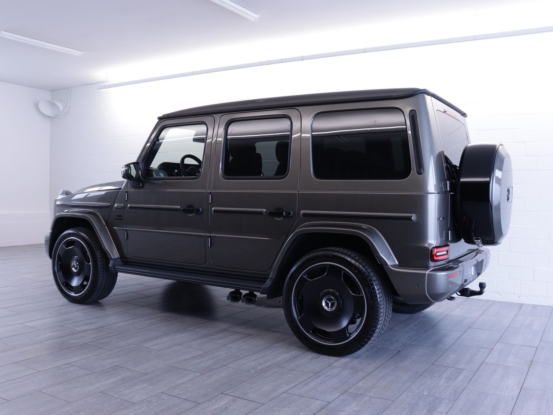 MERCEDES-BENZ G 63 AMG-showroom-element-2