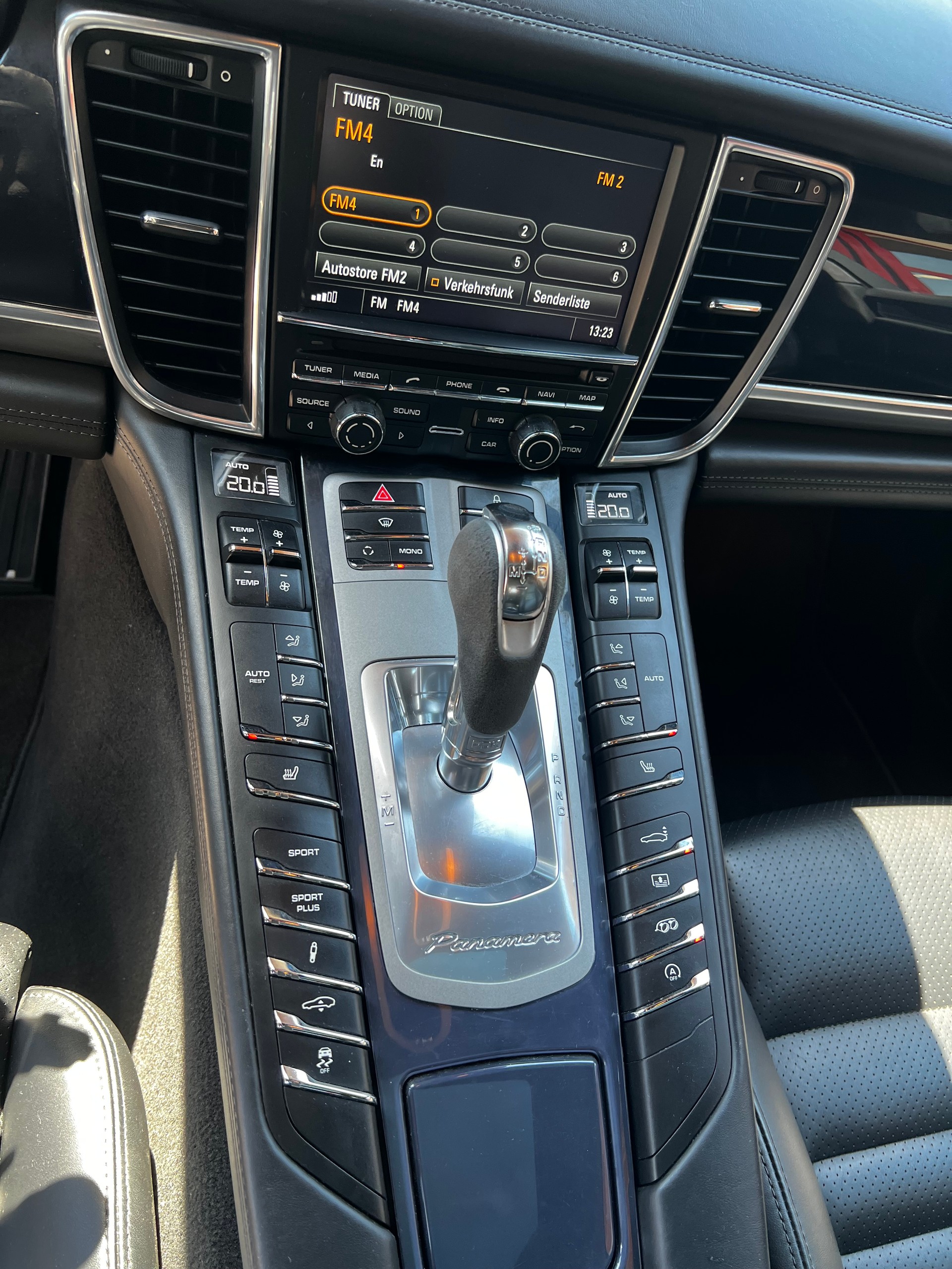 PORSCHE Panamera GTS 4.8 PDK-image-24