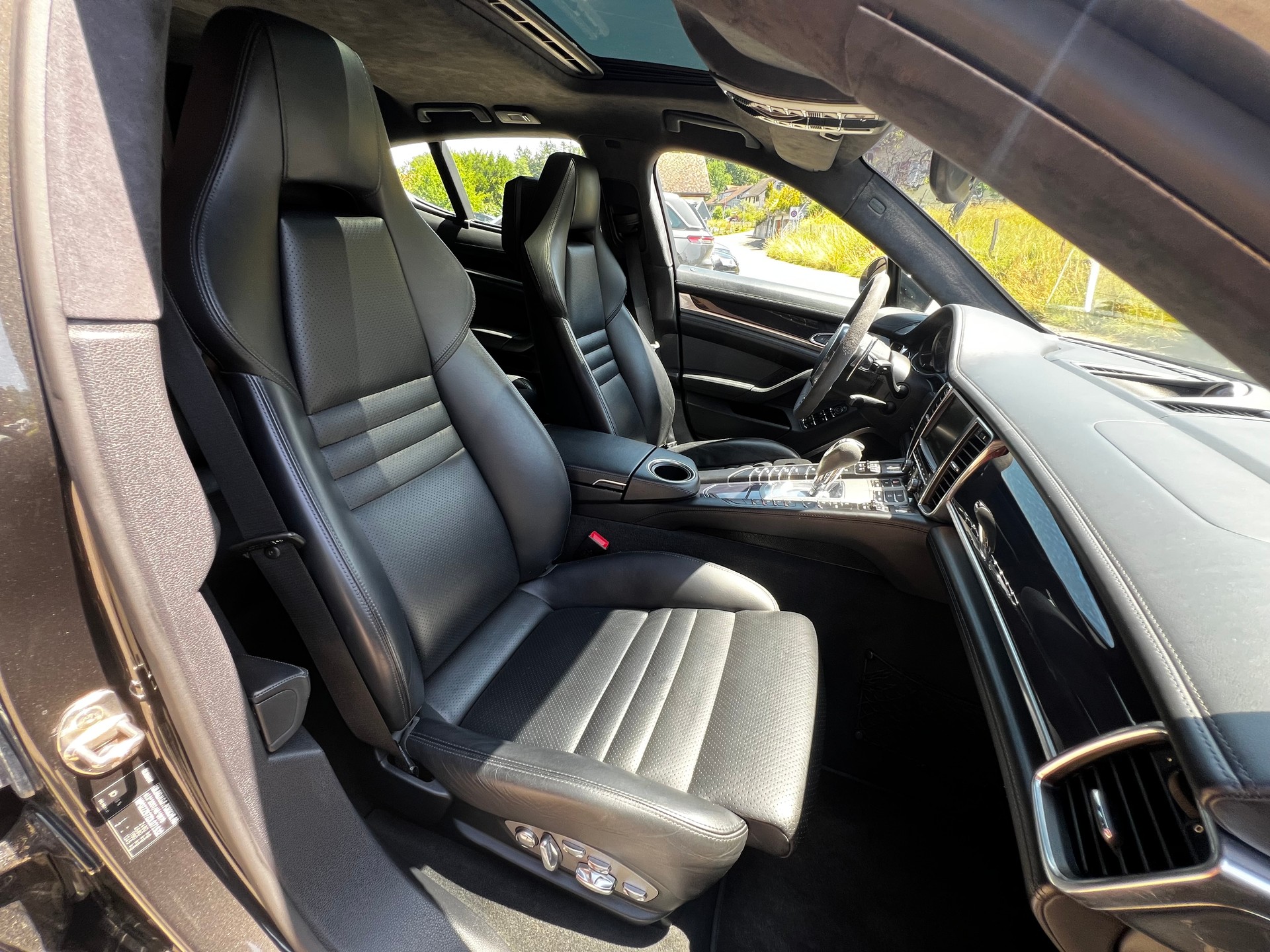 PORSCHE Panamera GTS 4.8 PDK-image-8