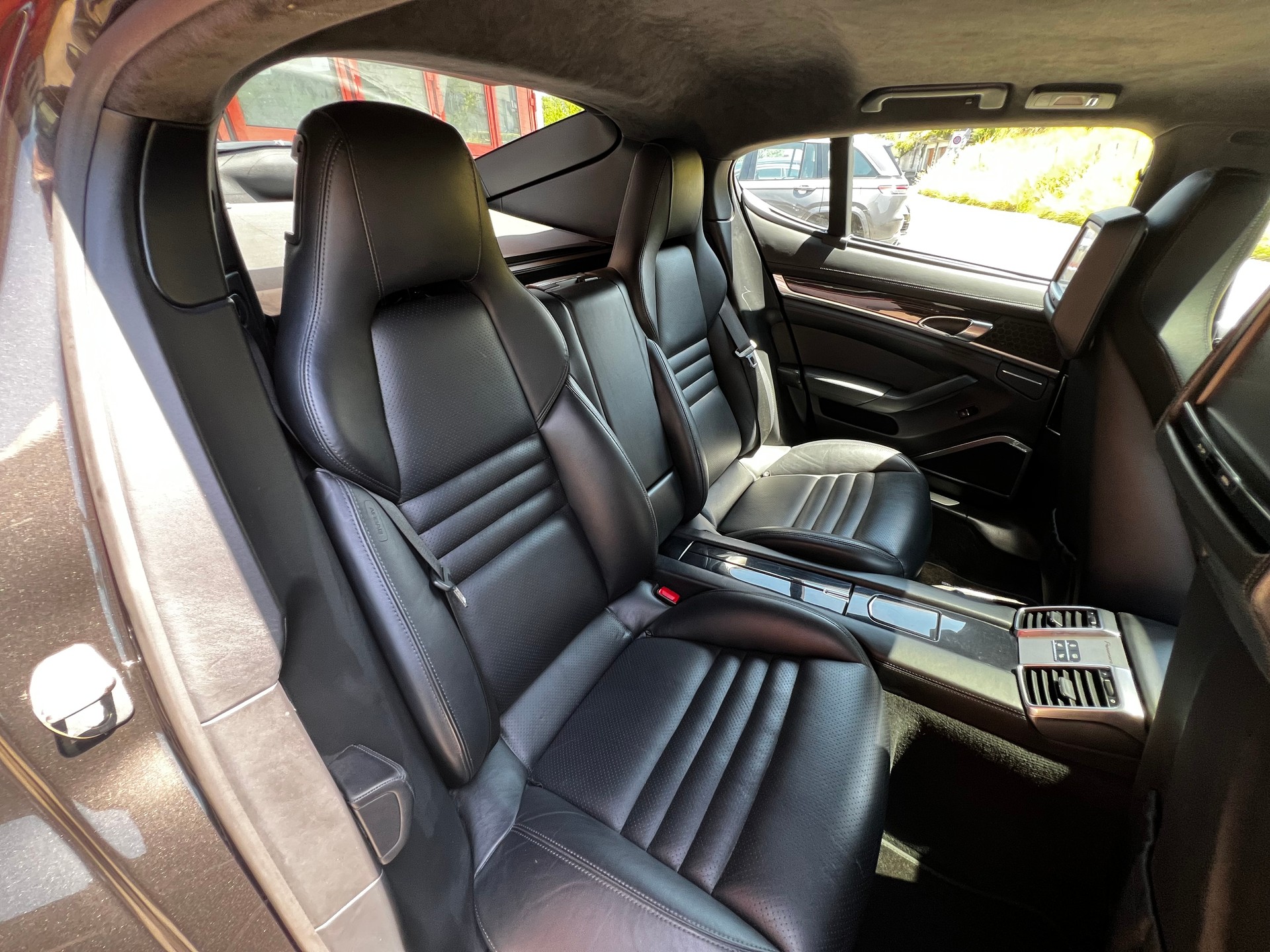 PORSCHE Panamera GTS 4.8 PDK-image-9