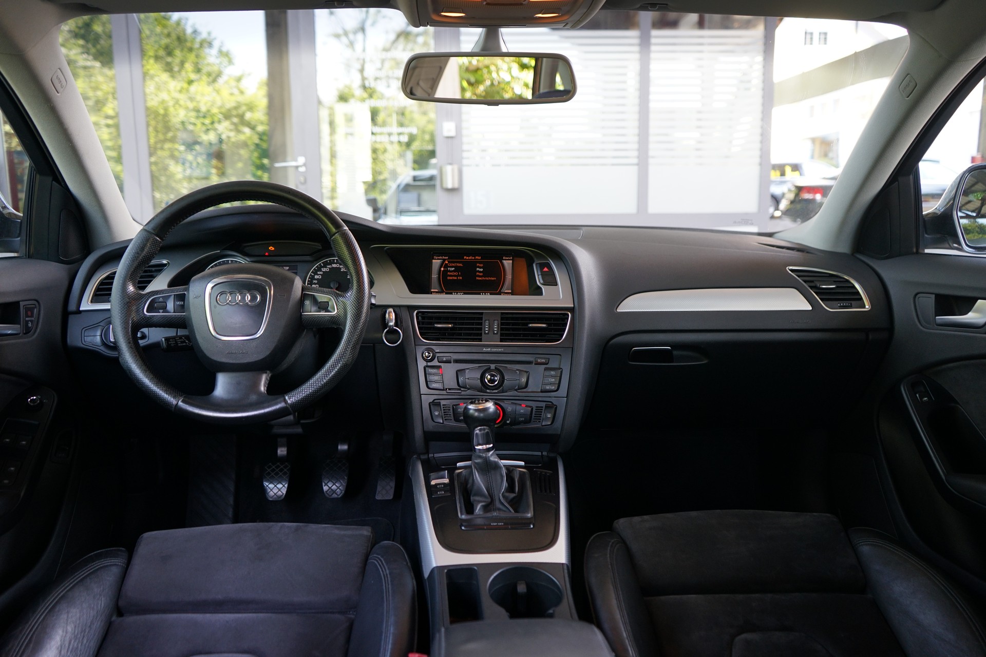 AUDI A4 Limousine 2.0 TDI-showroom-element-3