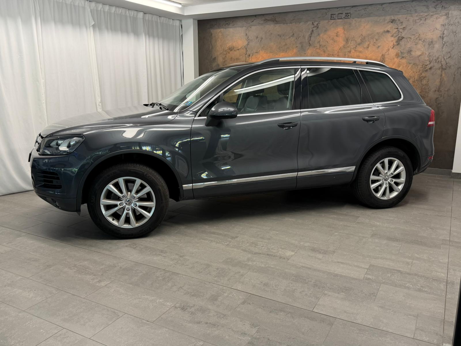 VW Touareg 3.0 TDI BlueMotion Technology Tiptronic *CH Fahrzeug*Leder*Xenon*Memory*-showroom-element-1
