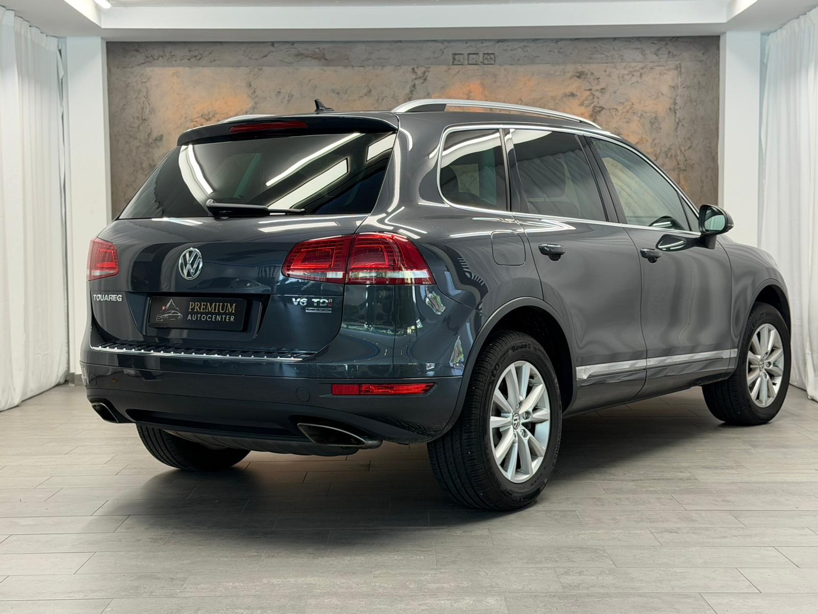 VW Touareg 3.0 TDI BlueMotion Technology Tiptronic *CH Fahrzeug*Leder*Xenon*Memory*-showroom-element-3