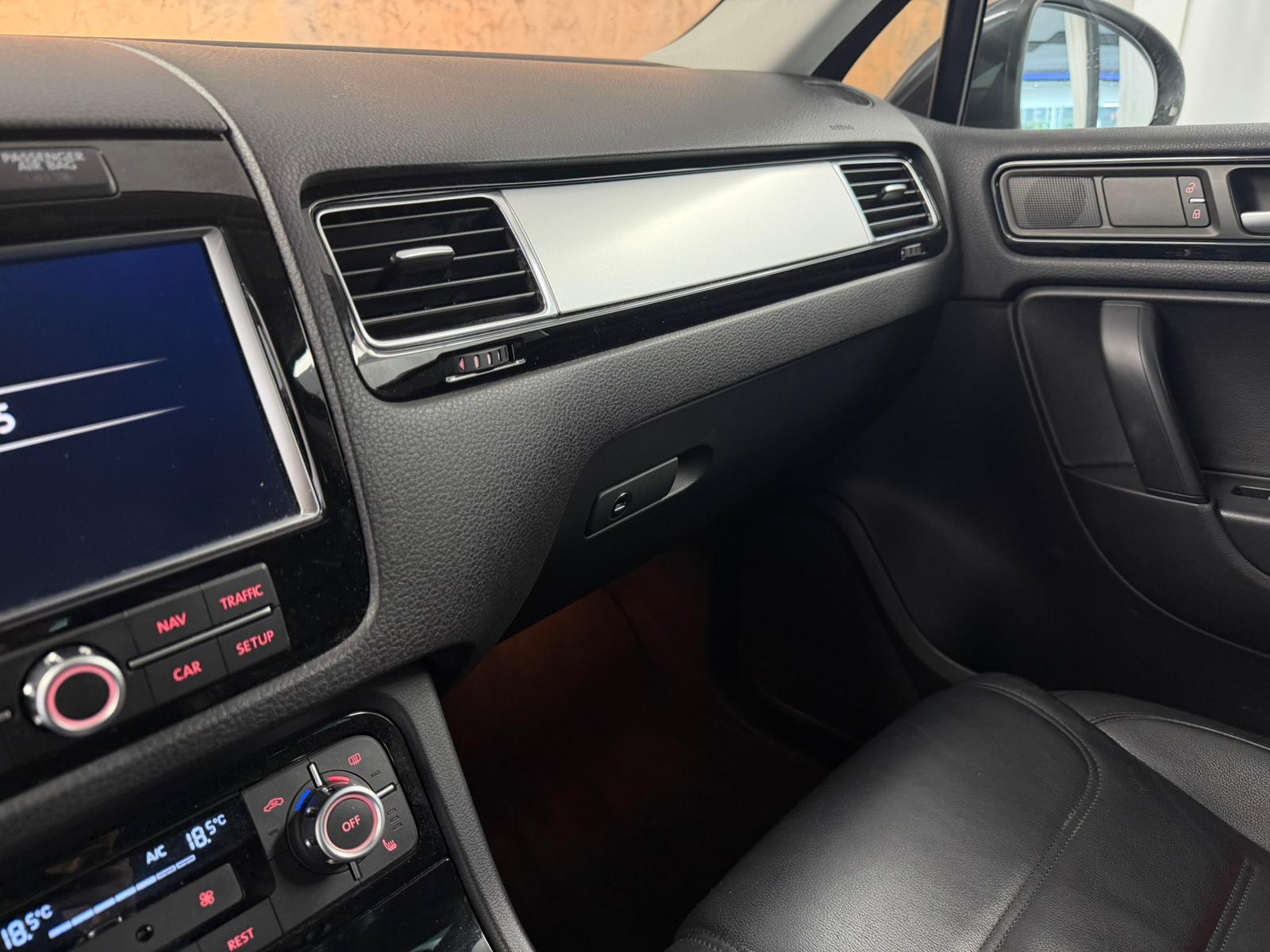 VW Touareg 3.0 TDI BlueMotion Technology Tiptronic *CH Fahrzeug*Leder*Xenon*Memory*-image-15