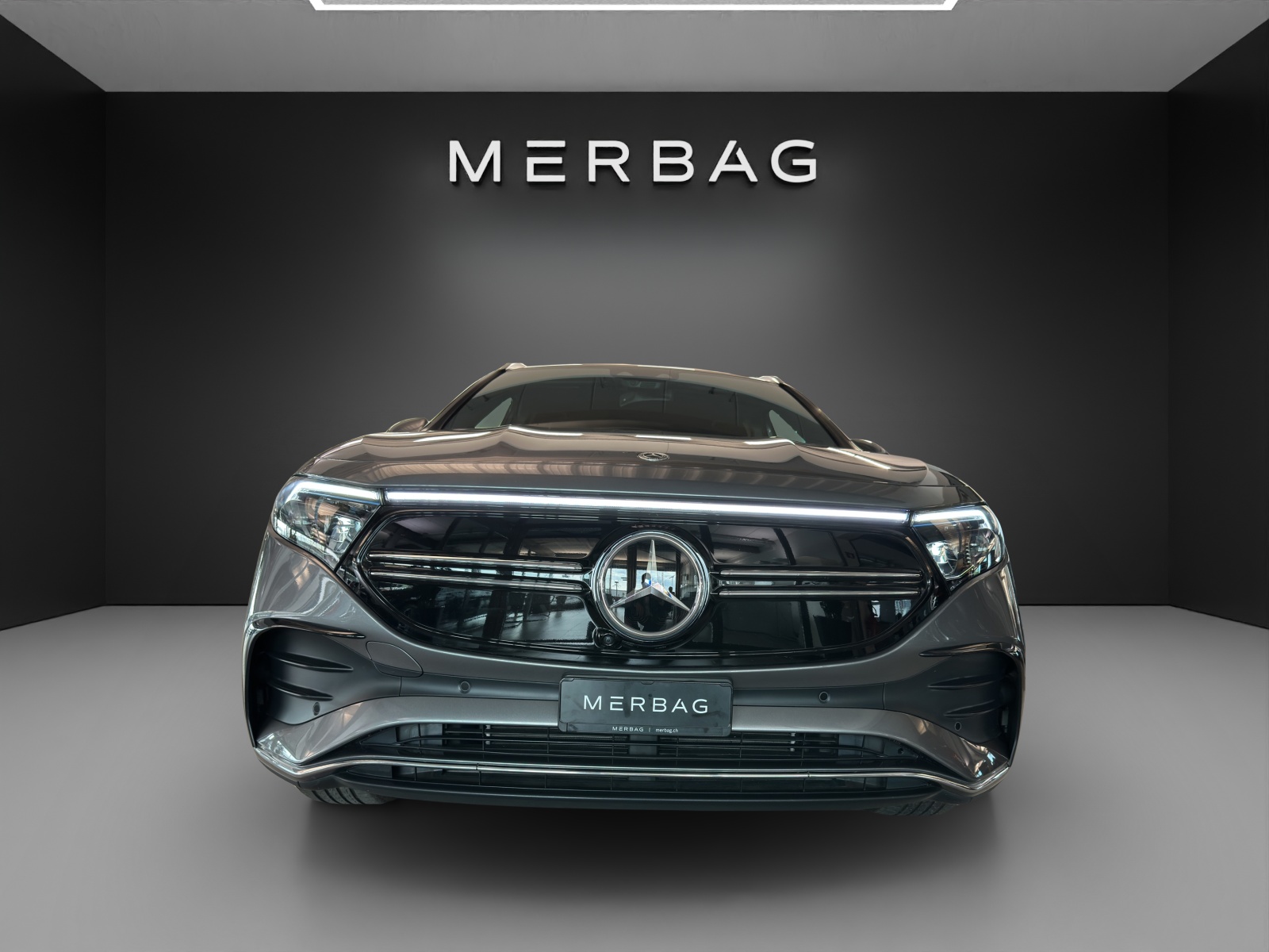 MERCEDES-BENZ EQA 300 AMG Line 4Matic-image-1