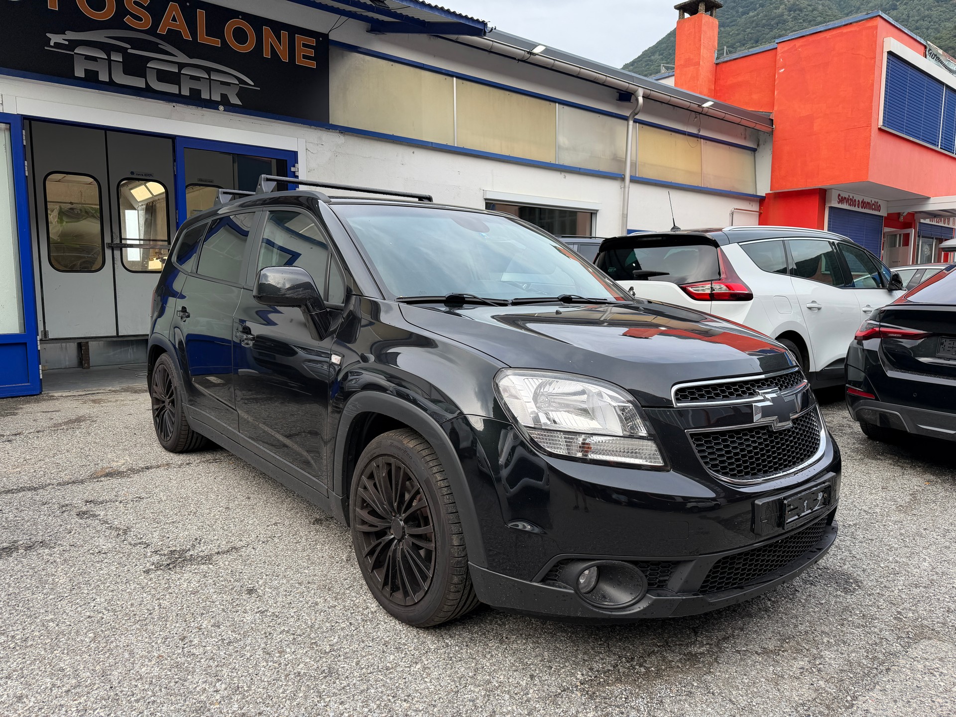 CHEVROLET Orlando 2.0 VCDi LS-image-1