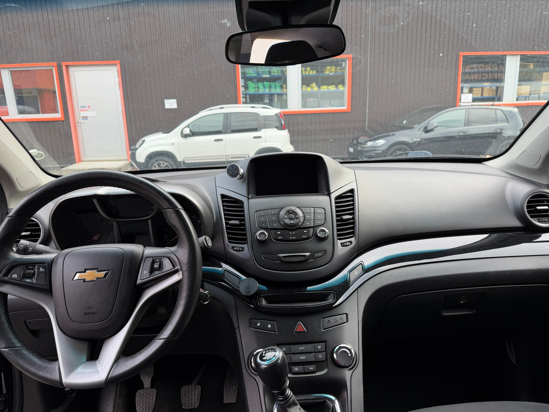 CHEVROLET Orlando 2.0 VCDi LS-image-6