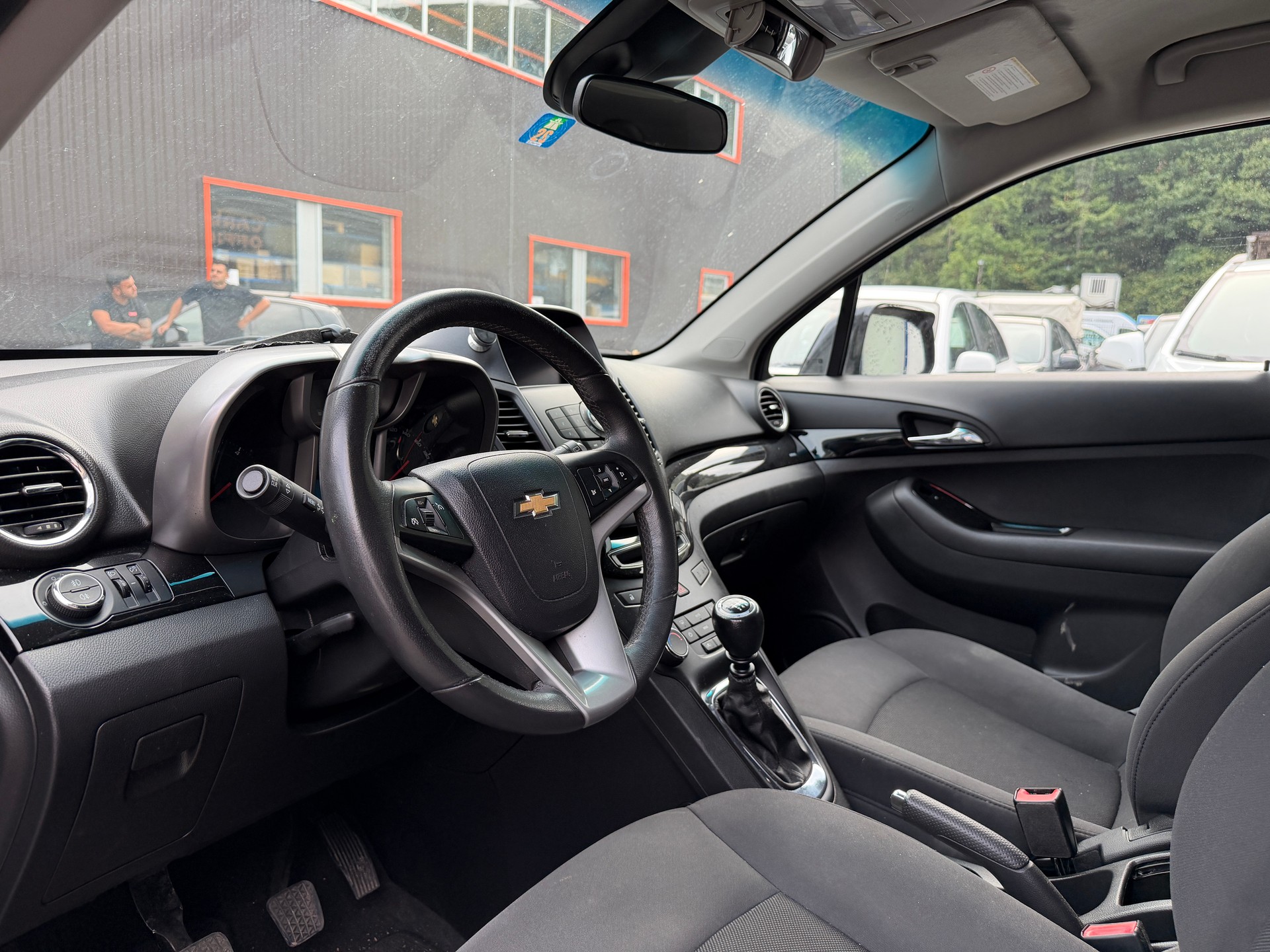 CHEVROLET Orlando 2.0 VCDi LS-image-5