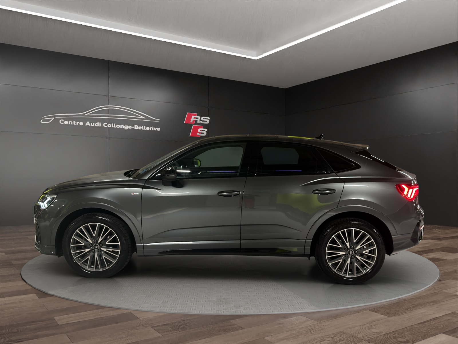 AUDI Q3 Sportback 35 TFSI S line Attraction S-tronic-showroom-element-2