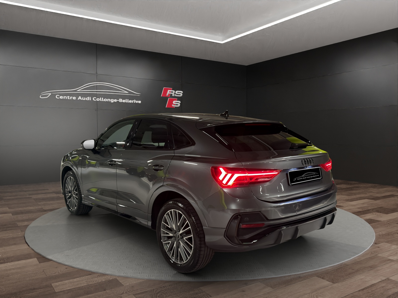AUDI Q3 Sportback 35 TFSI S line Attraction S-tronic-showroom-element-3