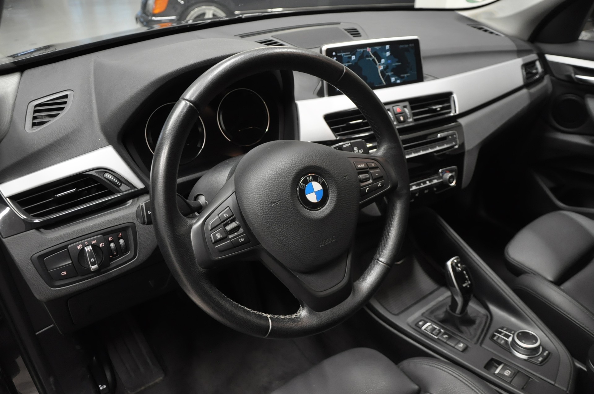 BMW X1 xDrive 20d Sport Line Steptronic-image-11