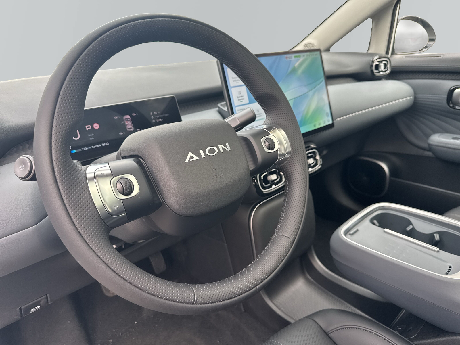 GAC AION UT-image-9