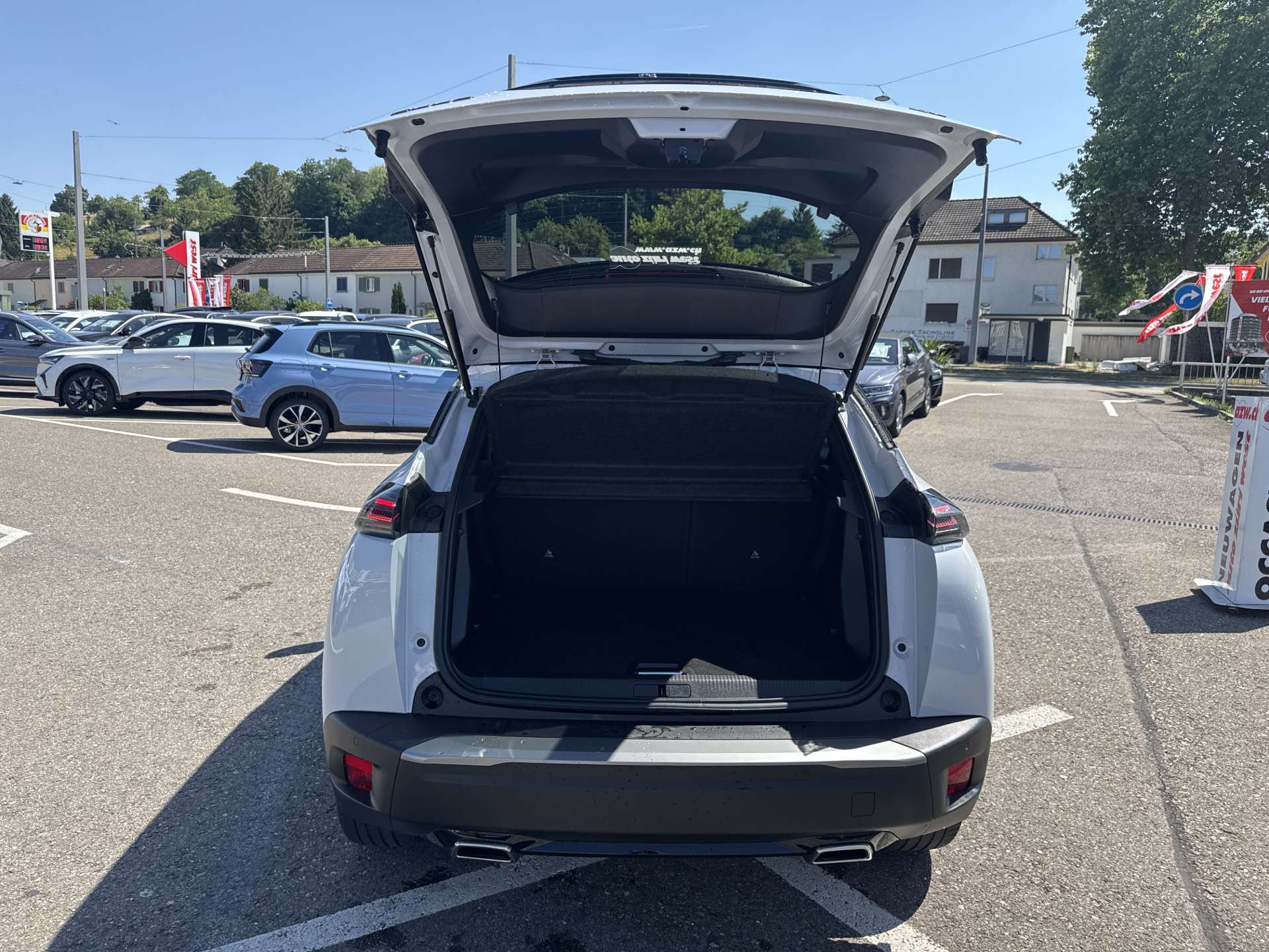PEUGEOT 2008 1.2 PureTech GT Automat-image-7