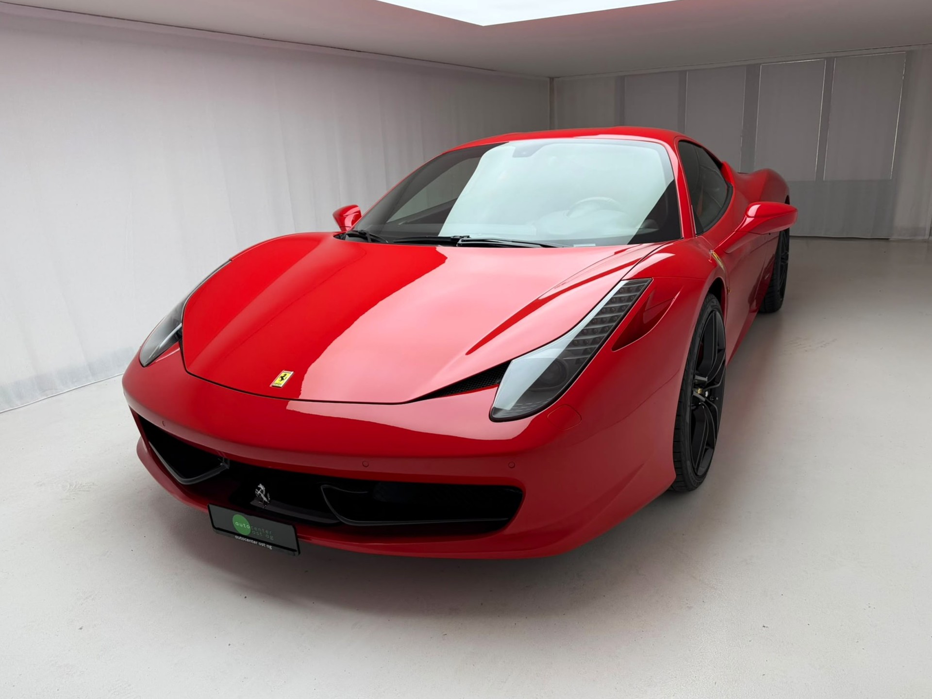 FERRARI 458 Italia 4.5 V8-showroom-element-2