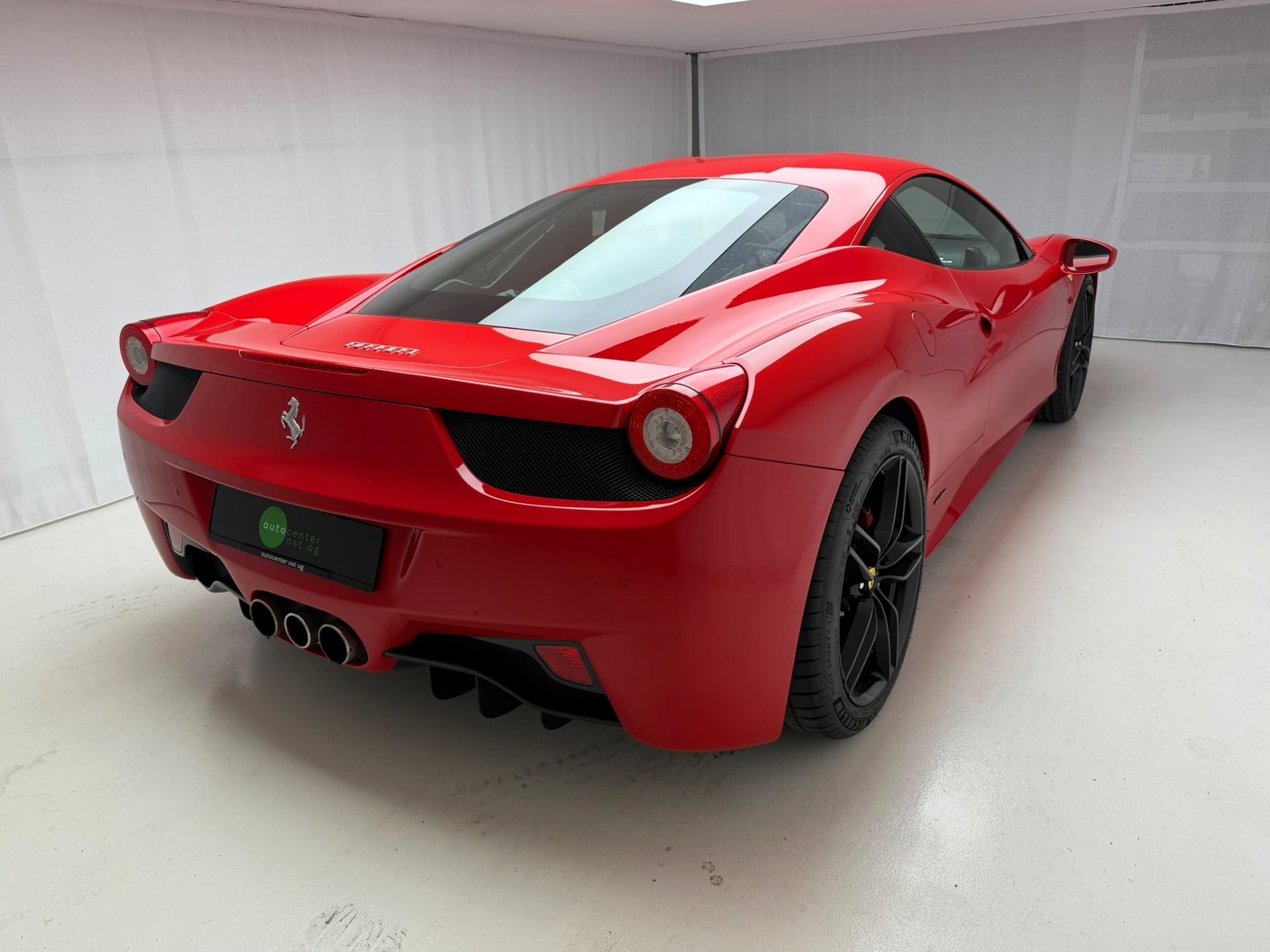 FERRARI 458 Italia 4.5 V8-showroom-element-3