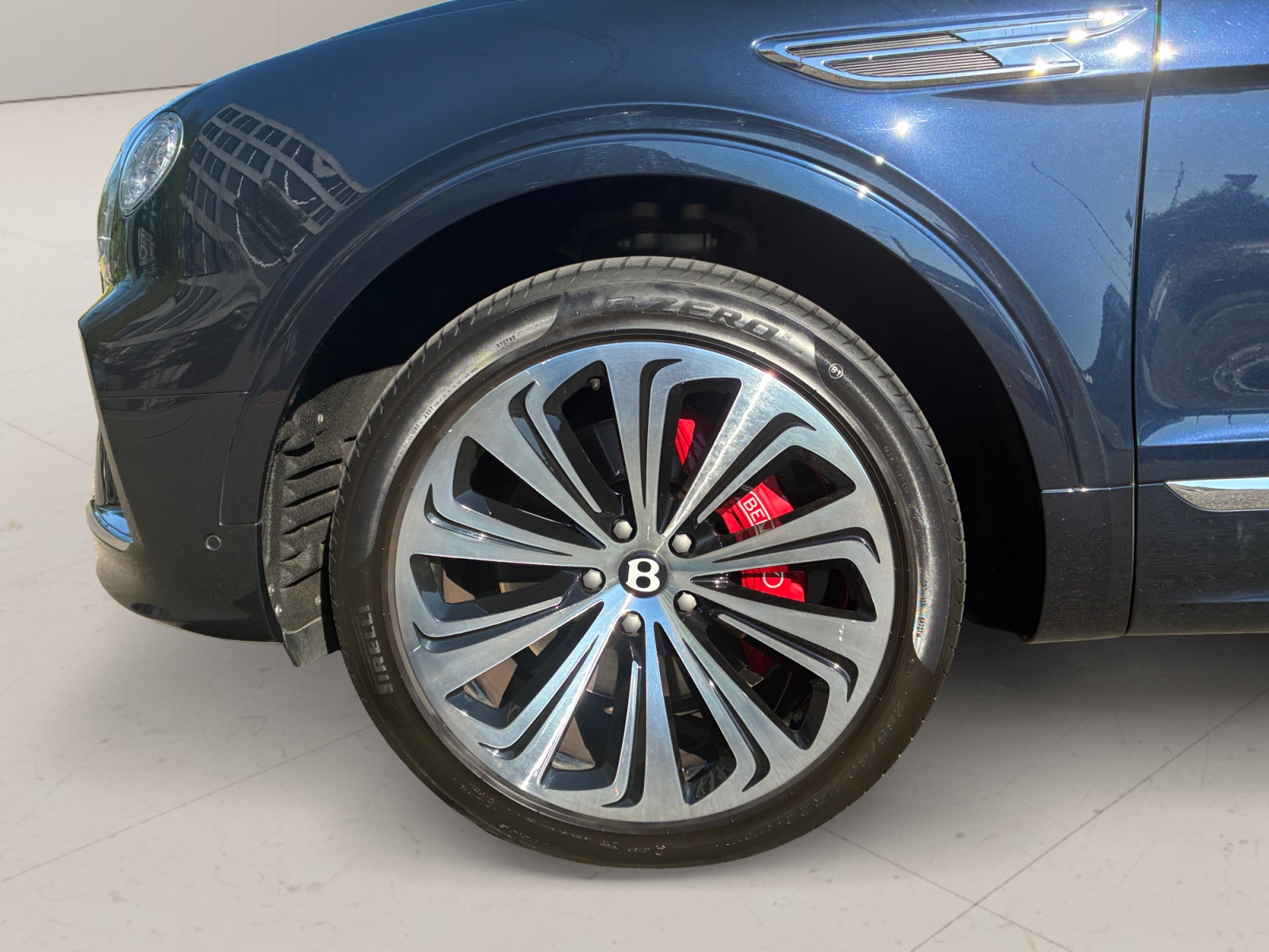 BENTLEY Bentayga V8 First Edition aus 1. Hand mit Top- Ausstattung!-image-17