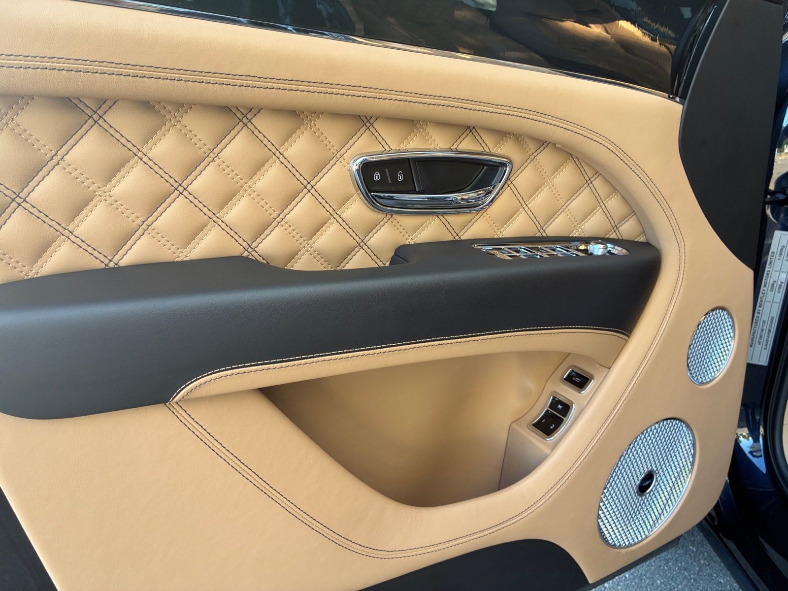 BENTLEY Bentayga V8 First Edition aus 1. Hand mit Top- Ausstattung!-image-11