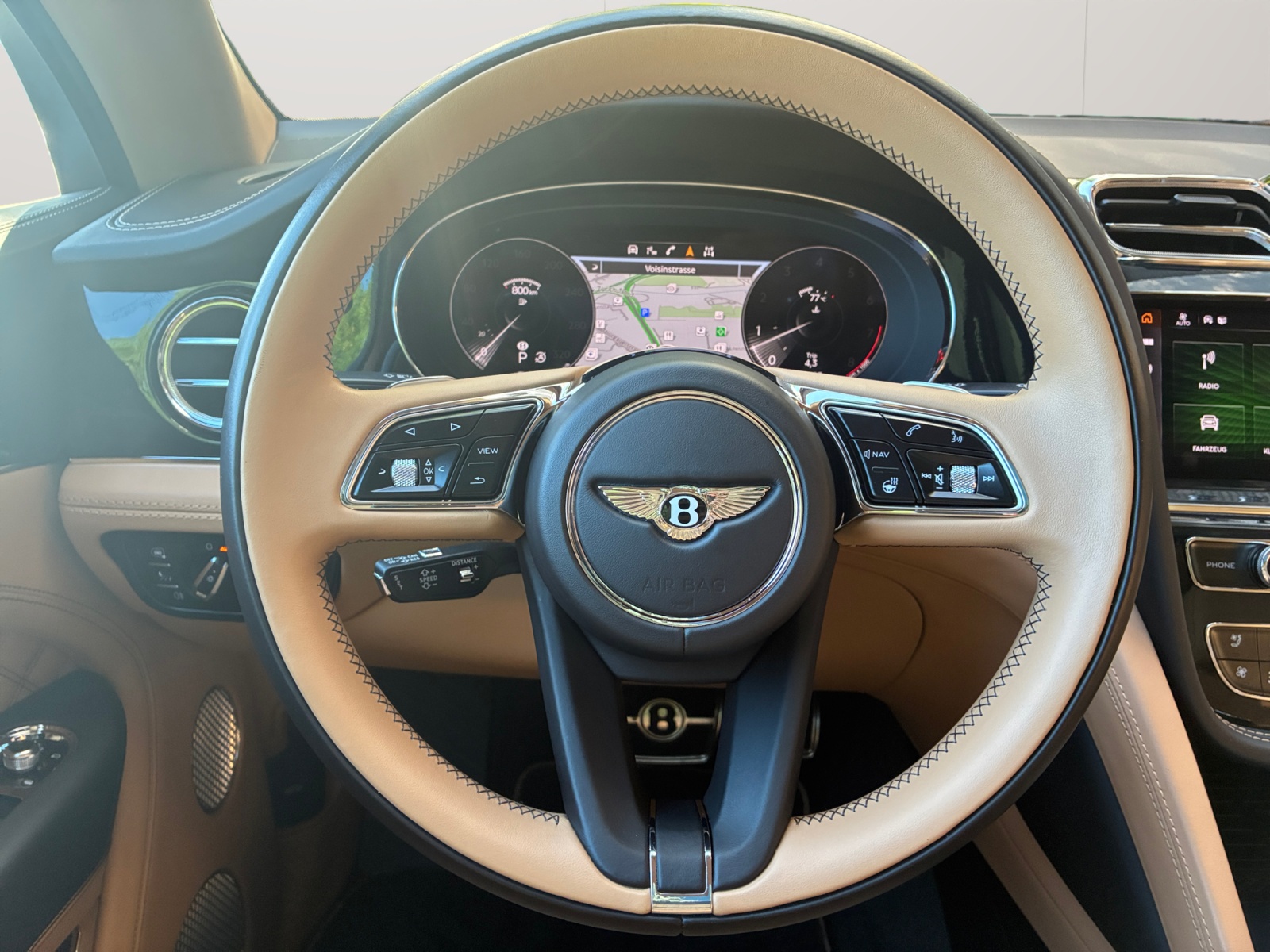 BENTLEY Bentayga V8 First Edition aus 1. Hand mit Top- Ausstattung!-image-10