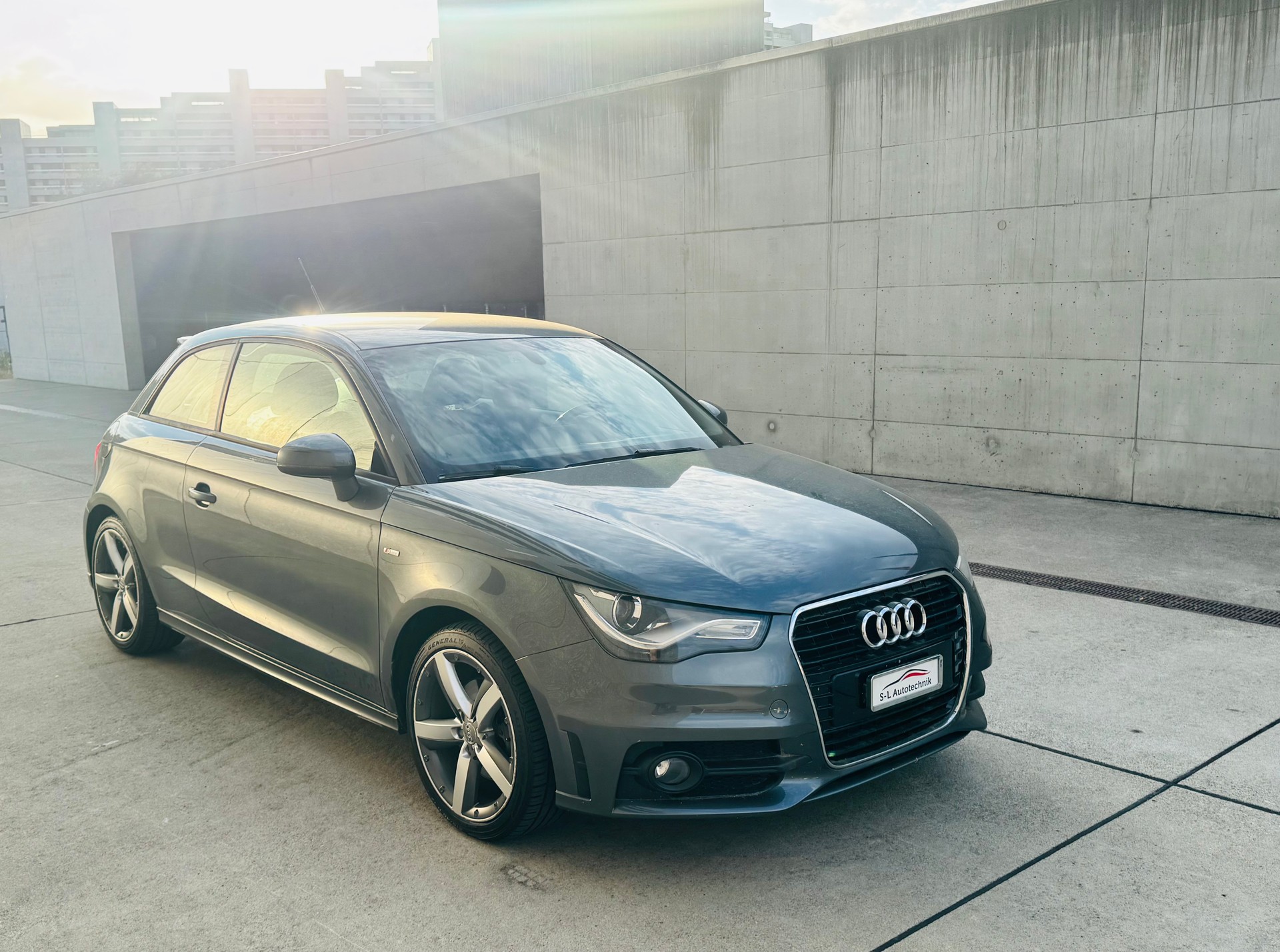 AUDI A1 1.4 TFSI Ambition S-tronic-showroom-element-2