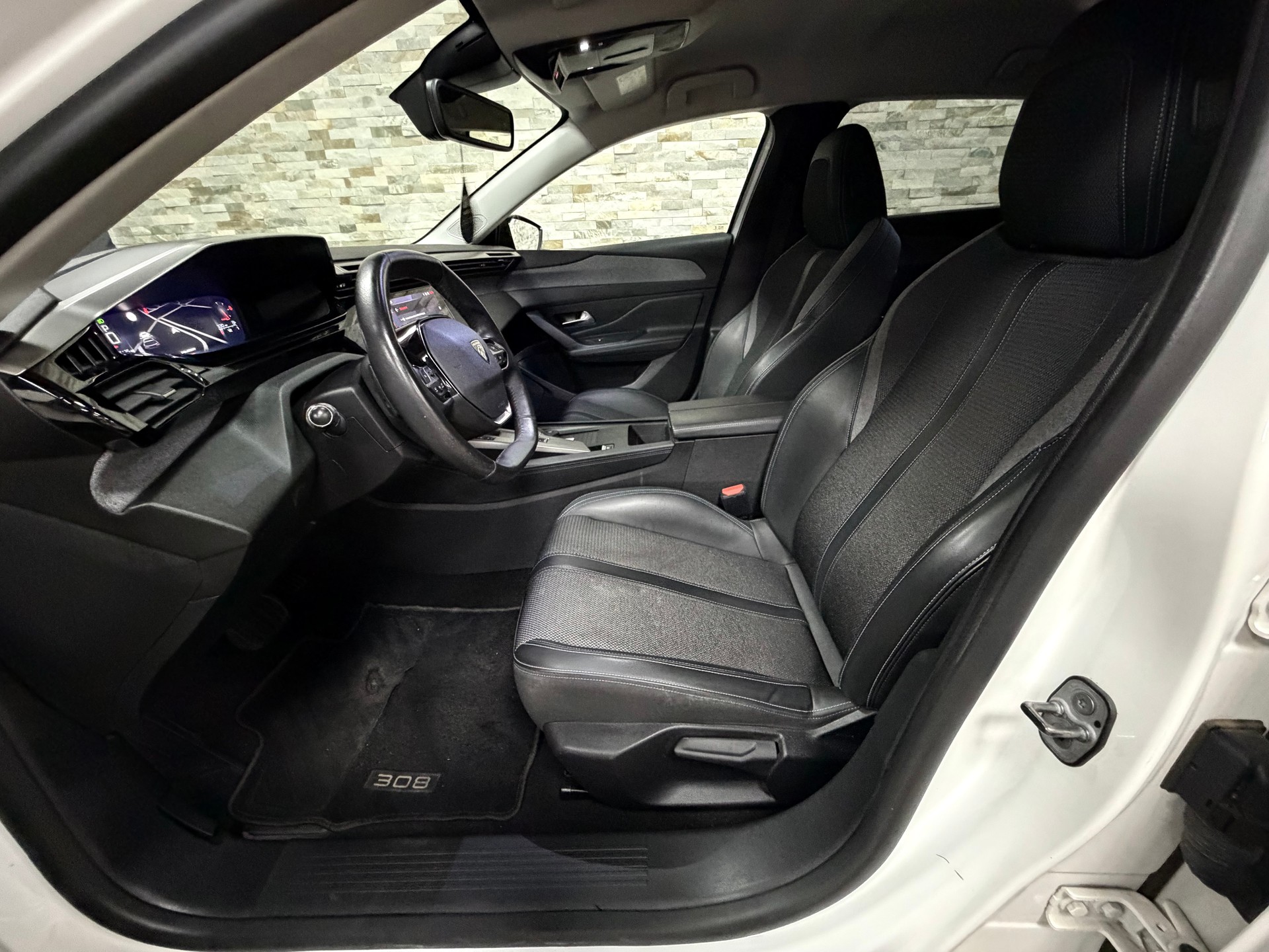 PEUGEOT 308 SW 1.5 BlueHDI Allure EAT8-image-10