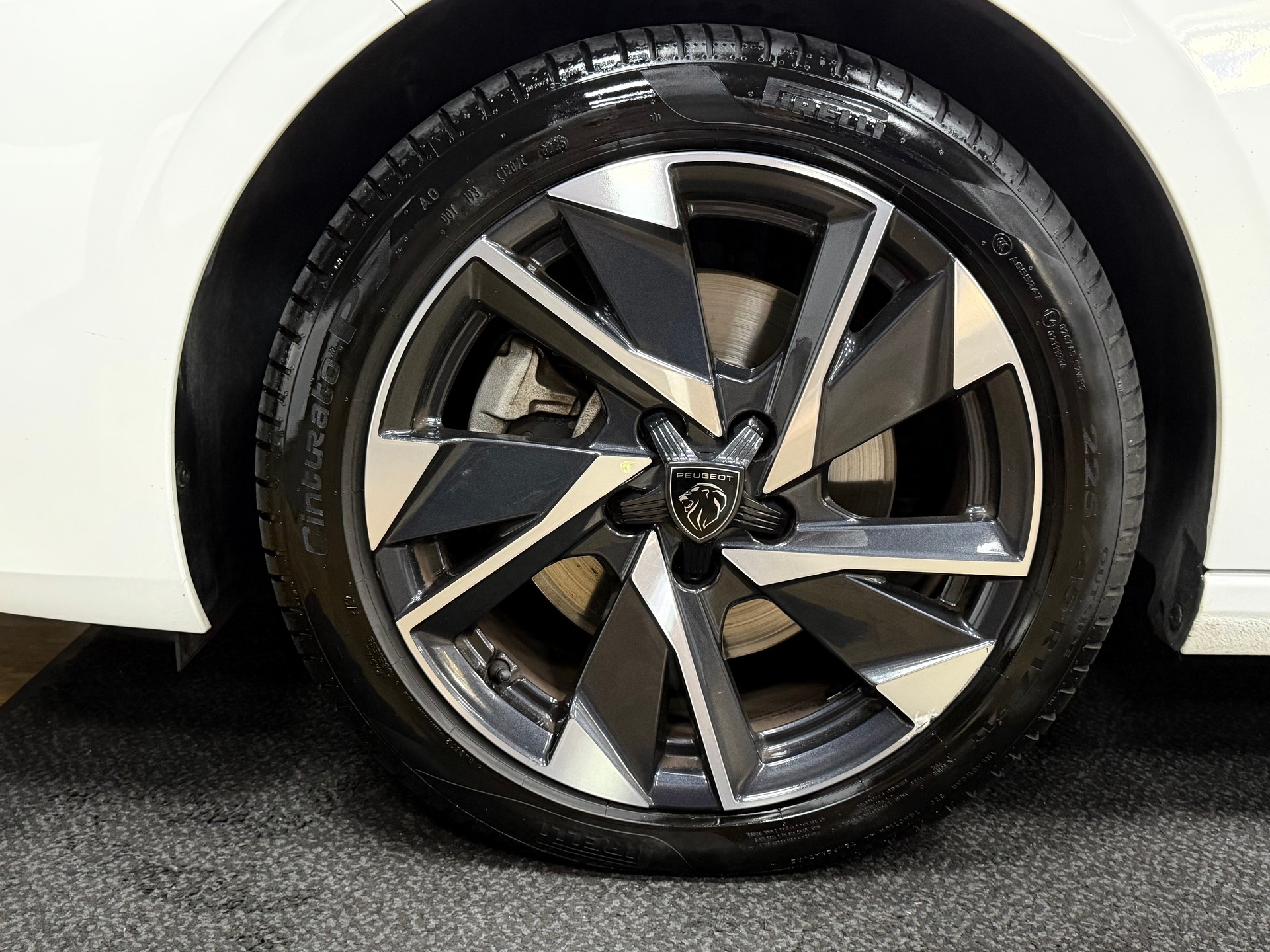 PEUGEOT 308 SW 1.5 BlueHDI Allure EAT8-image-29
