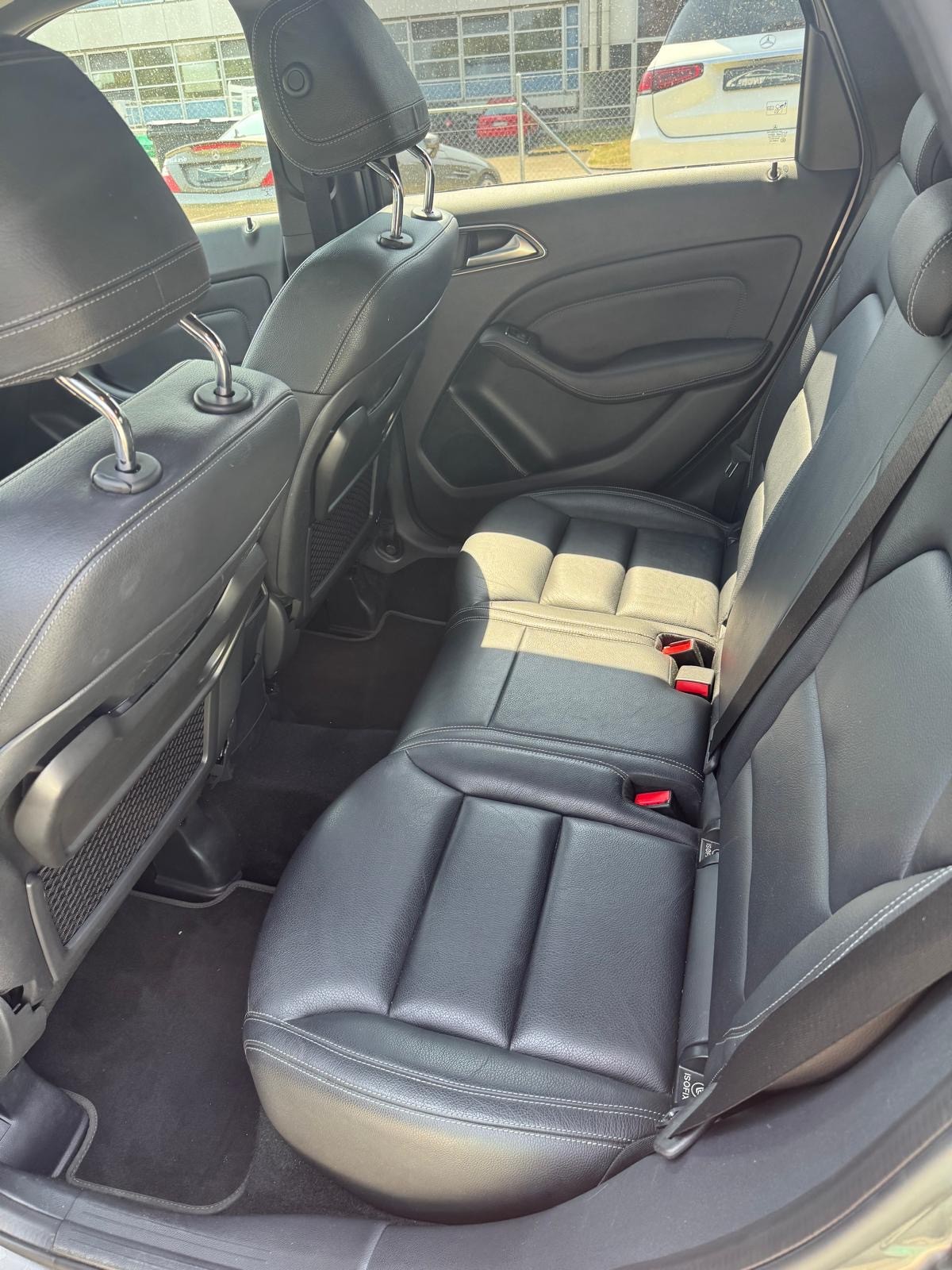 MERCEDES-BENZ B 220 CDI Swiss Star Edition Style 4Matic 7G-DCT-image-8