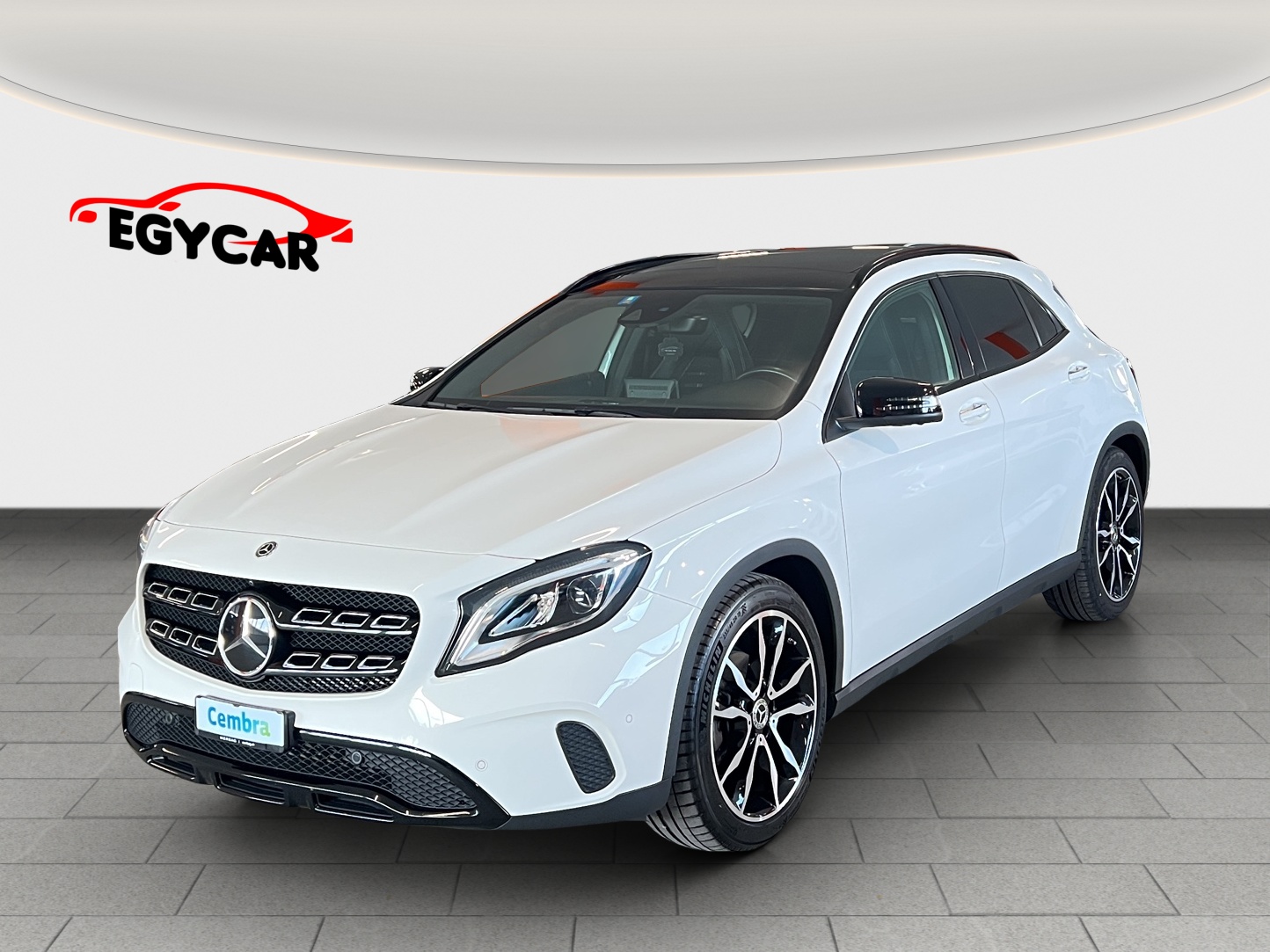 MERCEDES-BENZ GLA 200 Night Star 7G-DCT-showroom-element-2