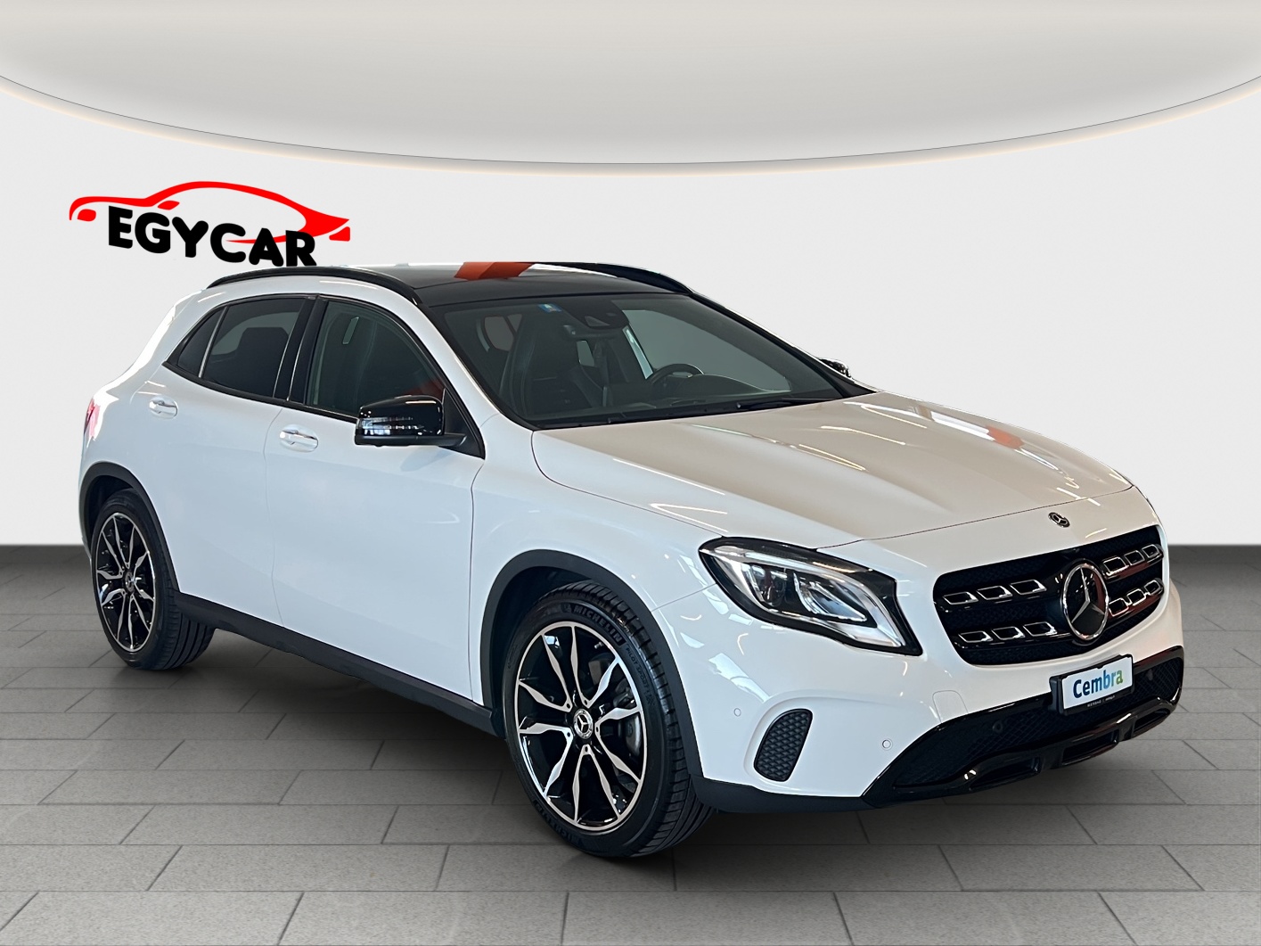 MERCEDES-BENZ GLA 200 Night Star 7G-DCT-showroom-element-1