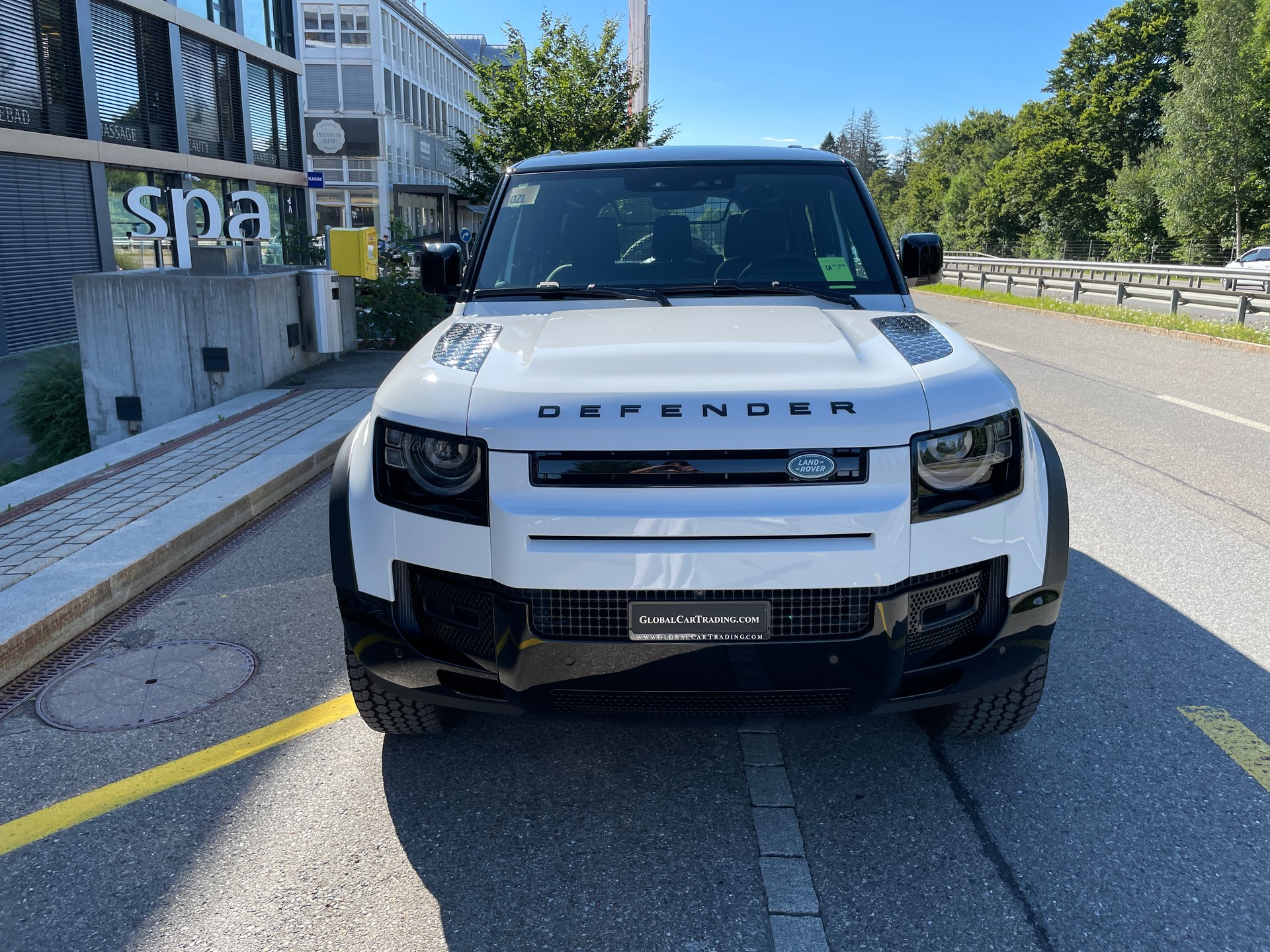LAND ROVER Defender 110 P400 I6 X-Dynamic SE 3.0 AT8-showroom-element-1