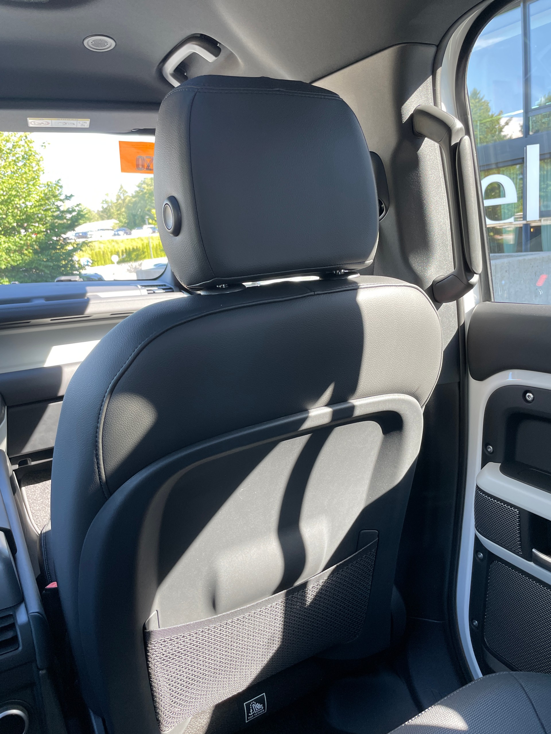 LAND ROVER Defender 110 P400 I6 X-Dynamic SE 3.0 AT8-image-19