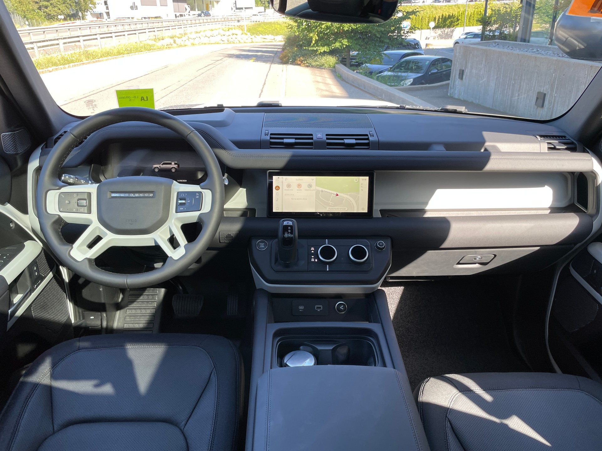LAND ROVER Defender 110 P400 I6 X-Dynamic SE 3.0 AT8-image-21