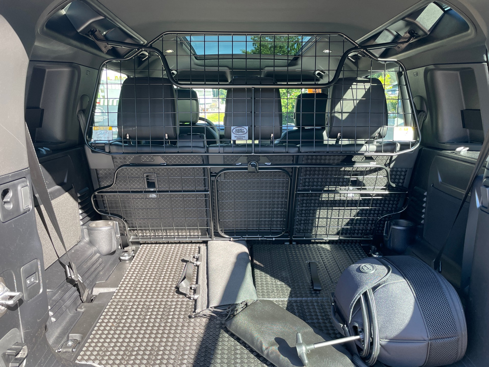 LAND ROVER Defender 110 P400 I6 X-Dynamic SE 3.0 AT8-image-7